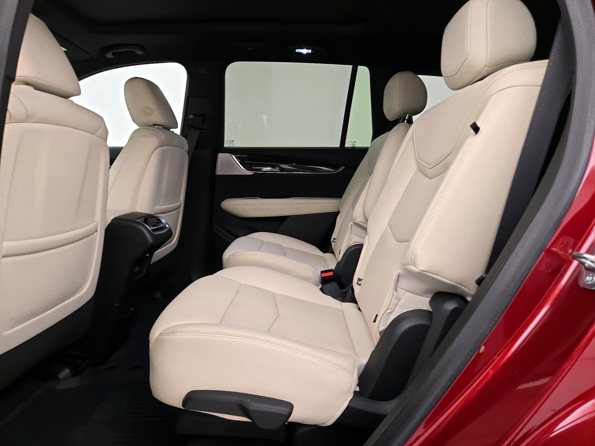Thumbnail: 2020 Cadillac XT6 - 20