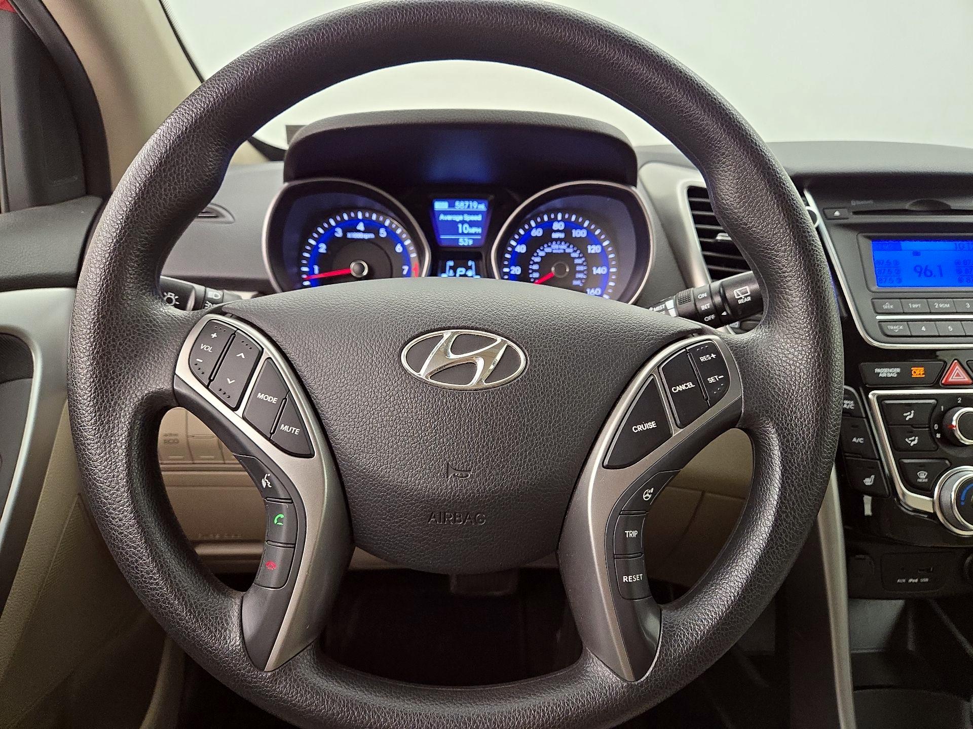 Thumbnail: 2014 Hyundai Elantra - 10