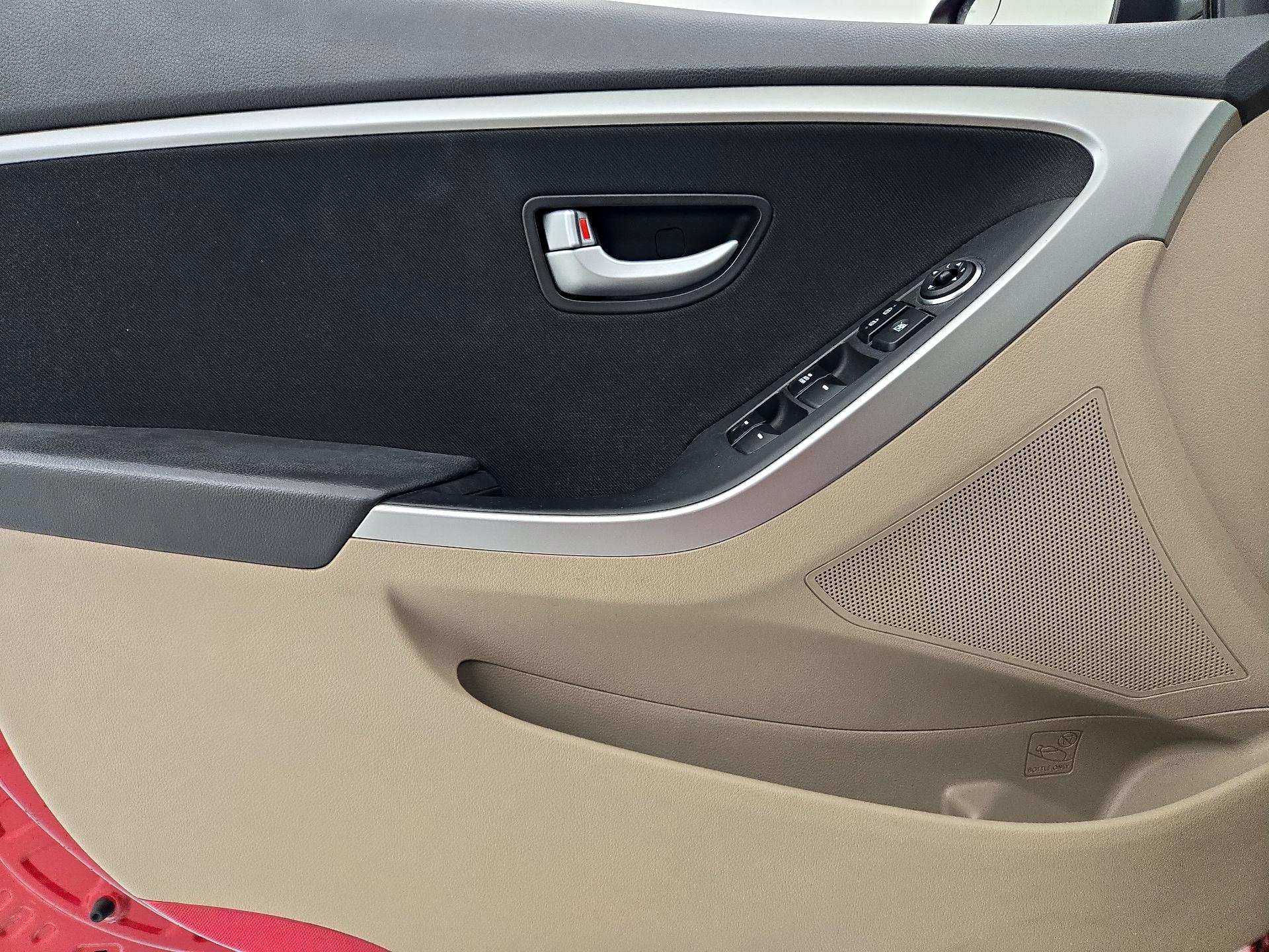 Thumbnail: 2014 Hyundai Elantra - 12