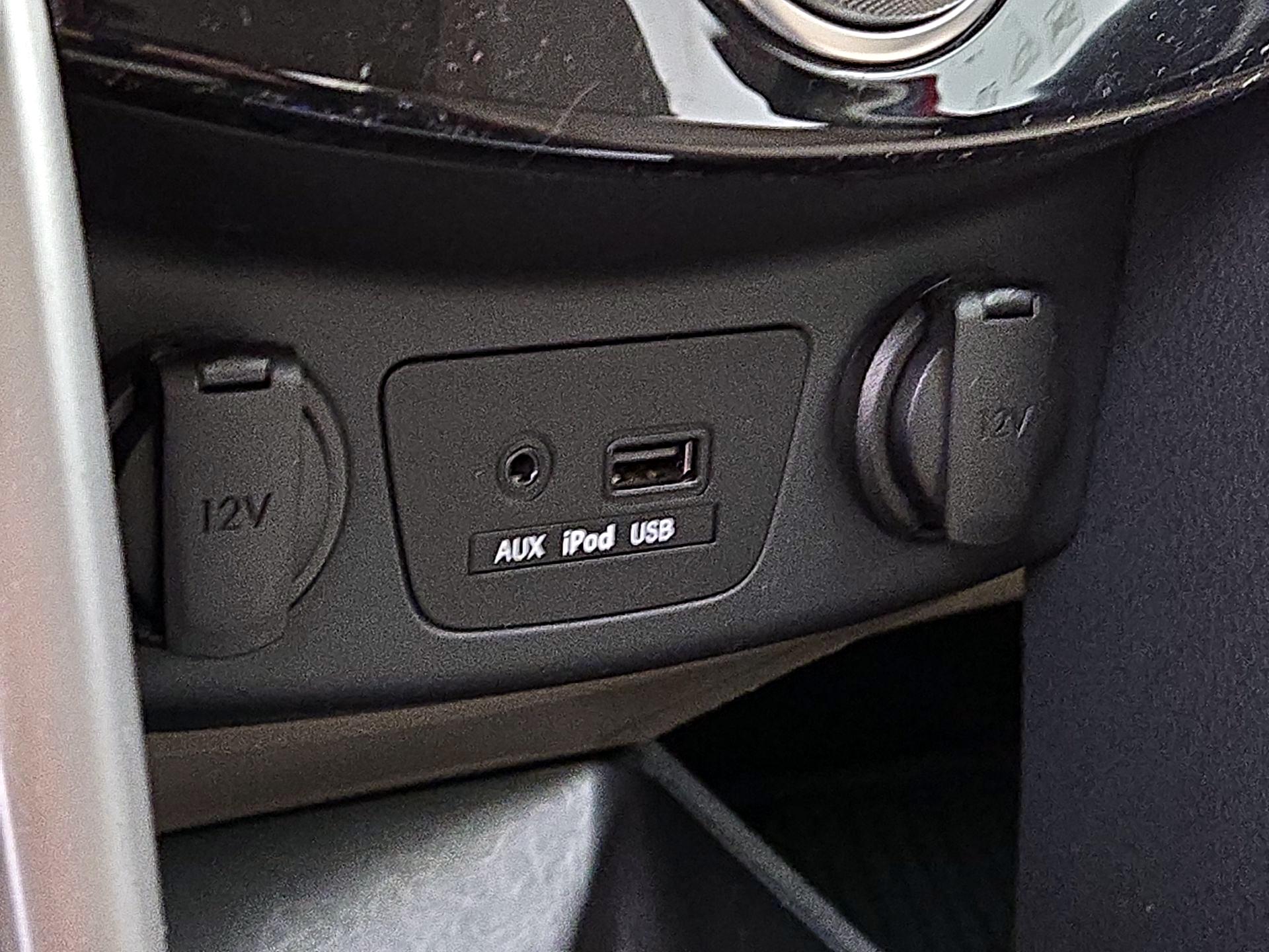 Thumbnail: 2014 Hyundai Elantra - 16