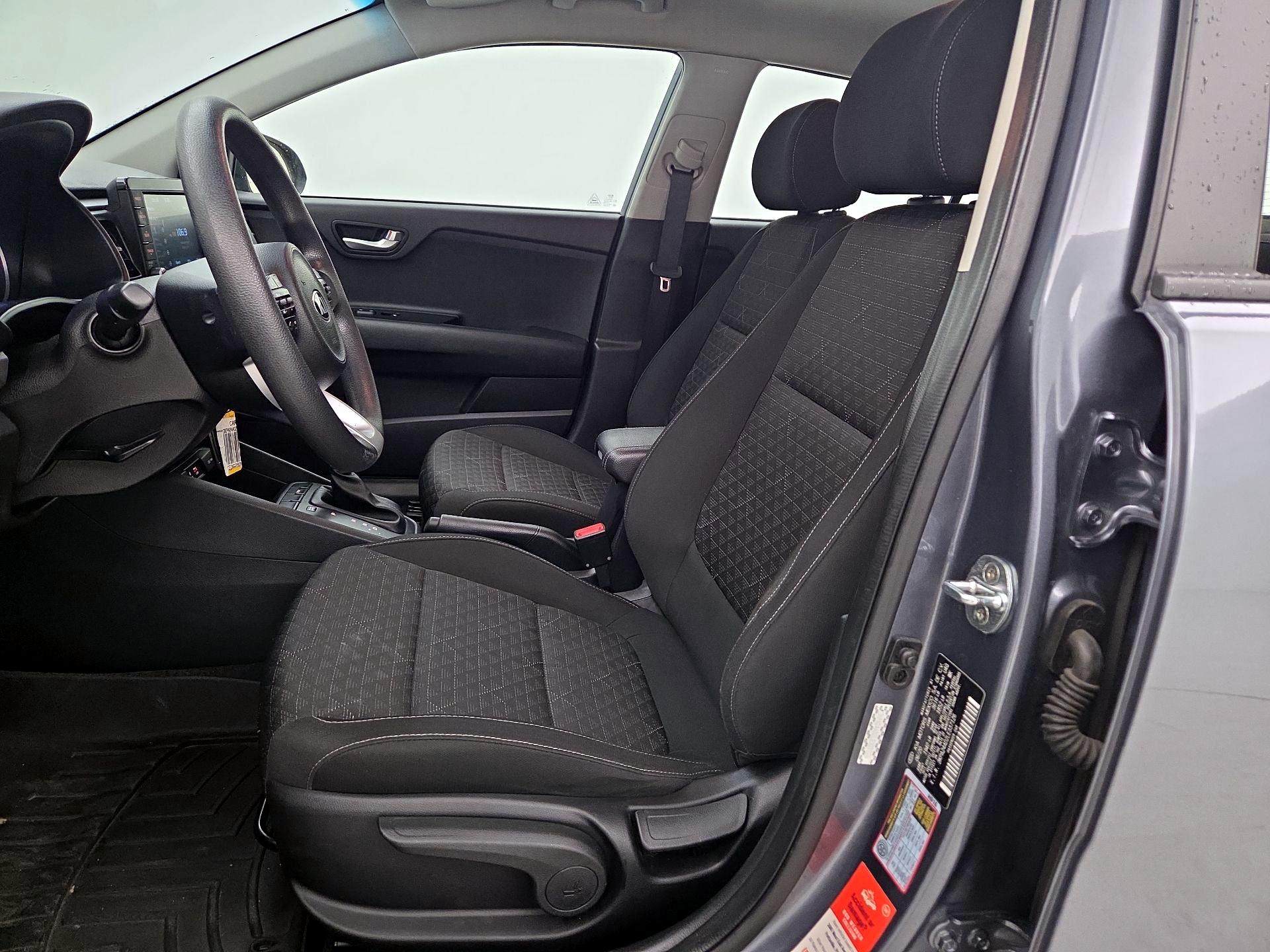 Thumbnail: 2020 Kia Rio - 11