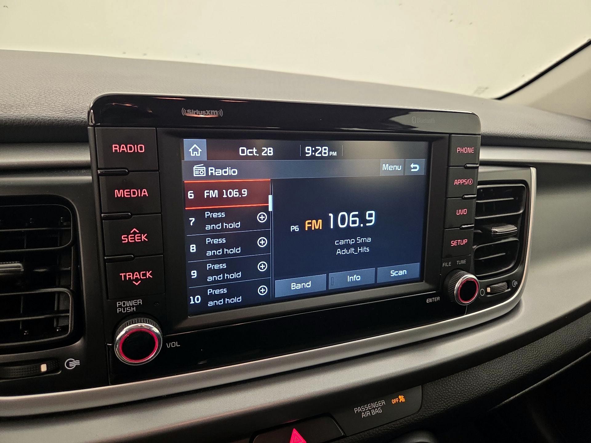 Thumbnail: 2020 Kia Rio - 15