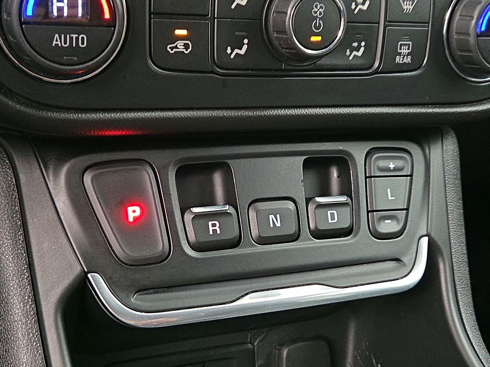 Thumbnail: 2020 GMC Terrain - 18