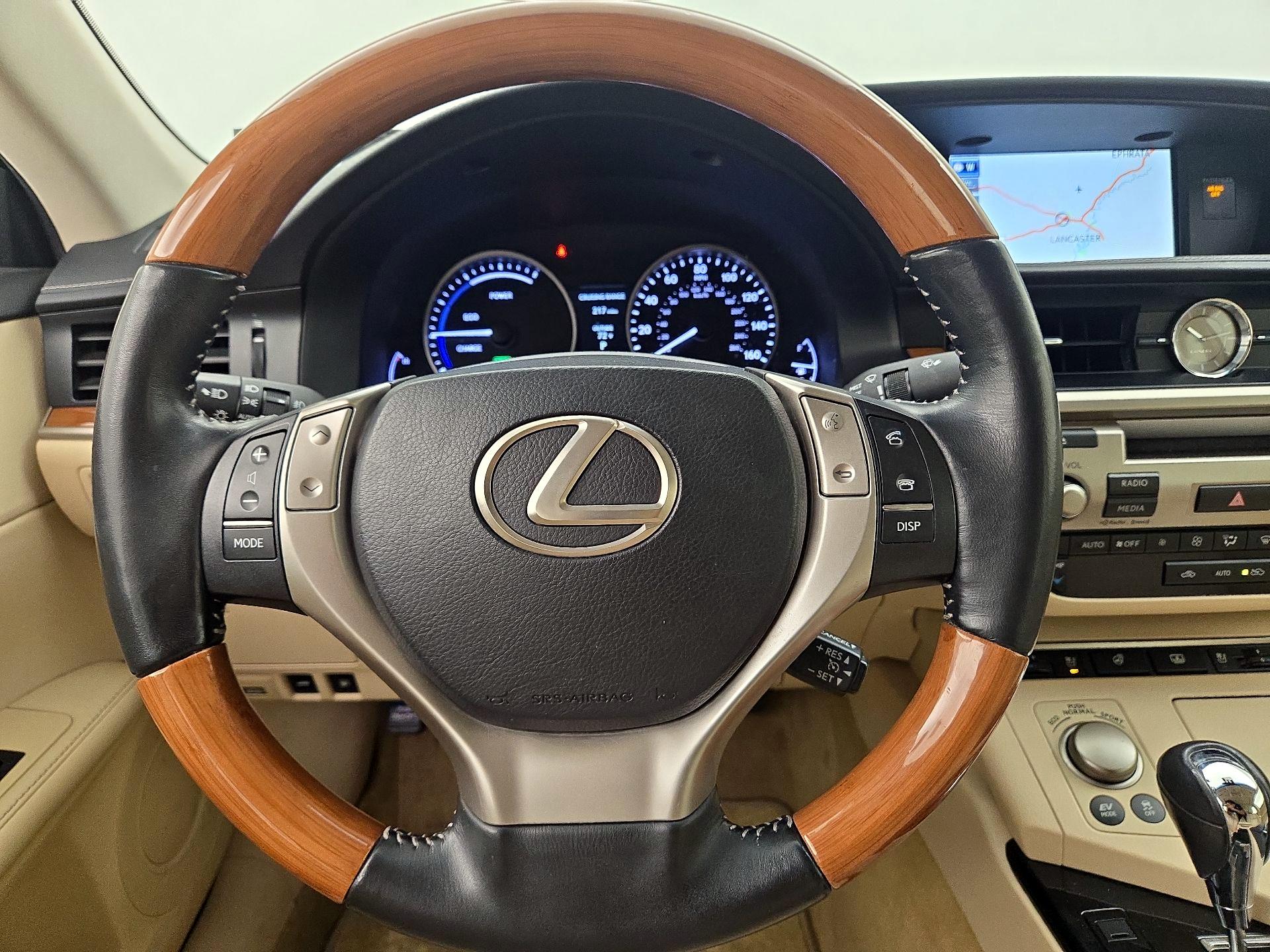Thumbnail: 2014 Lexus ES - 10