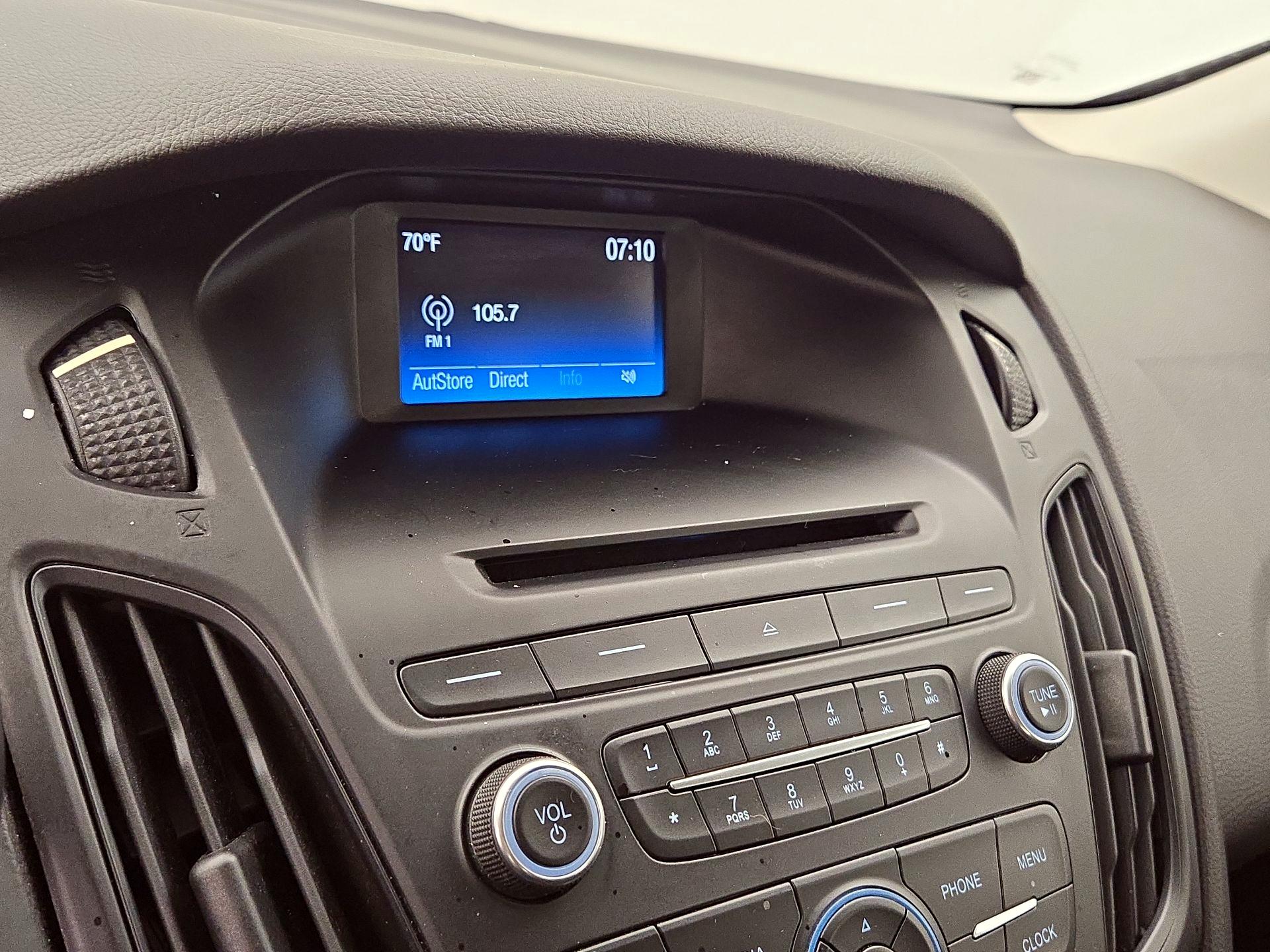 Thumbnail: 2016 Ford Focus - 14
