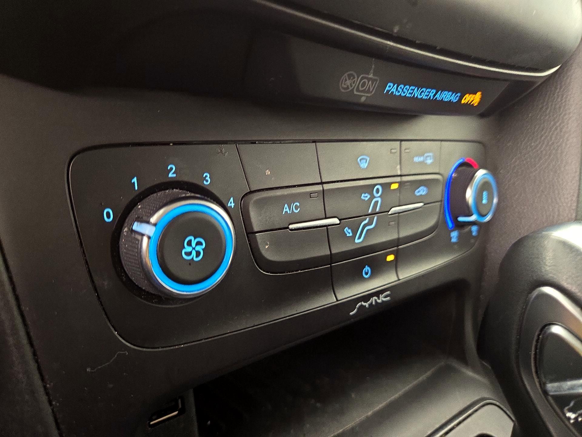 Thumbnail: 2016 Ford Focus - 15