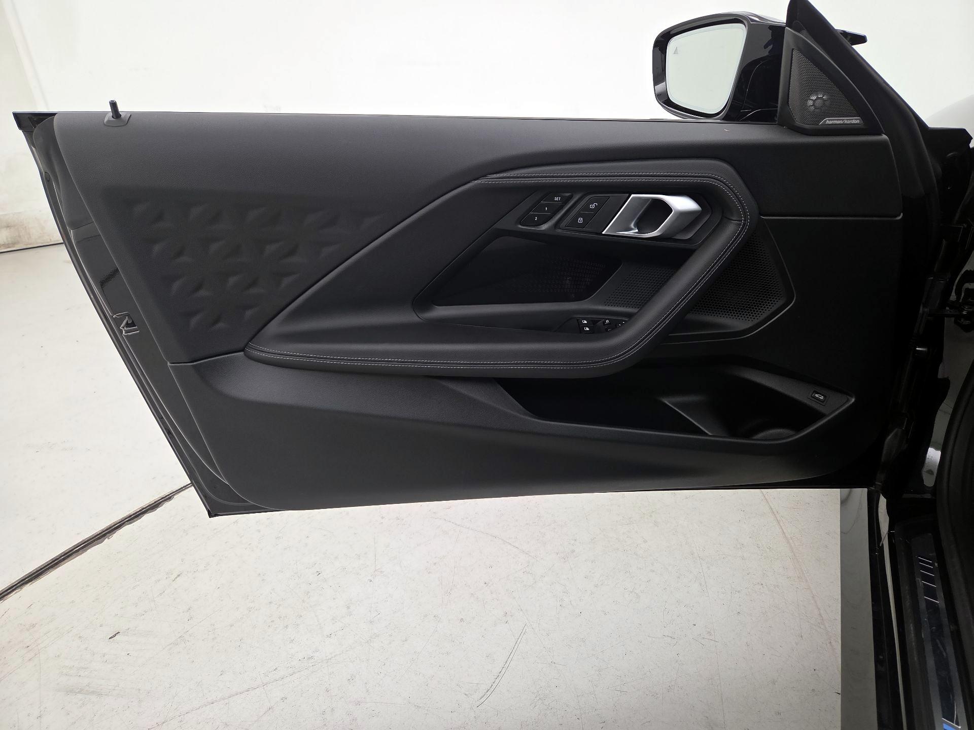 Thumbnail: 2025 BMW 2 Series - 12