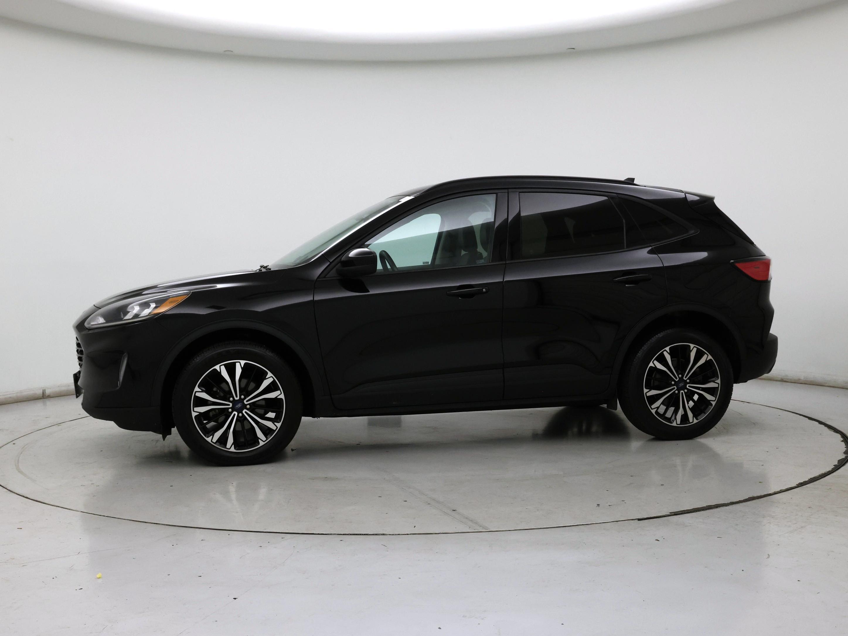 Thumbnail: 2021 Ford Escape - 3