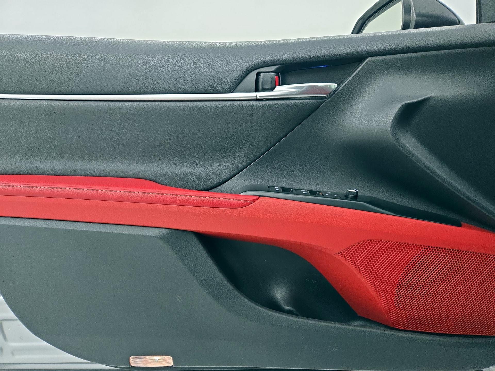 Thumbnail: 2019 Toyota Camry - 12