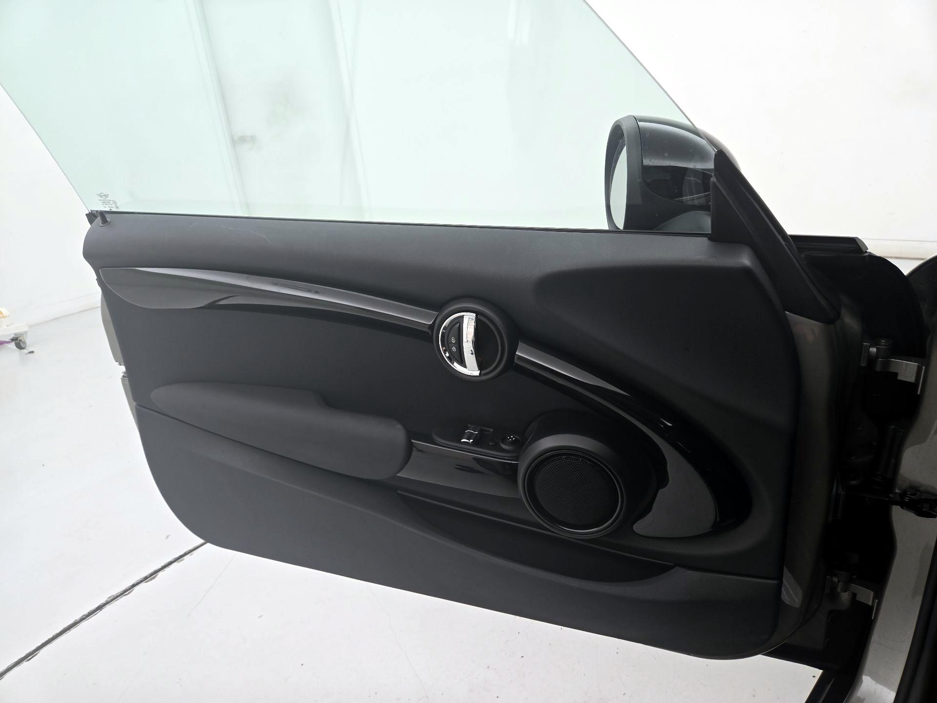 Thumbnail: 2019 MINI Cooper Hardtop - 12