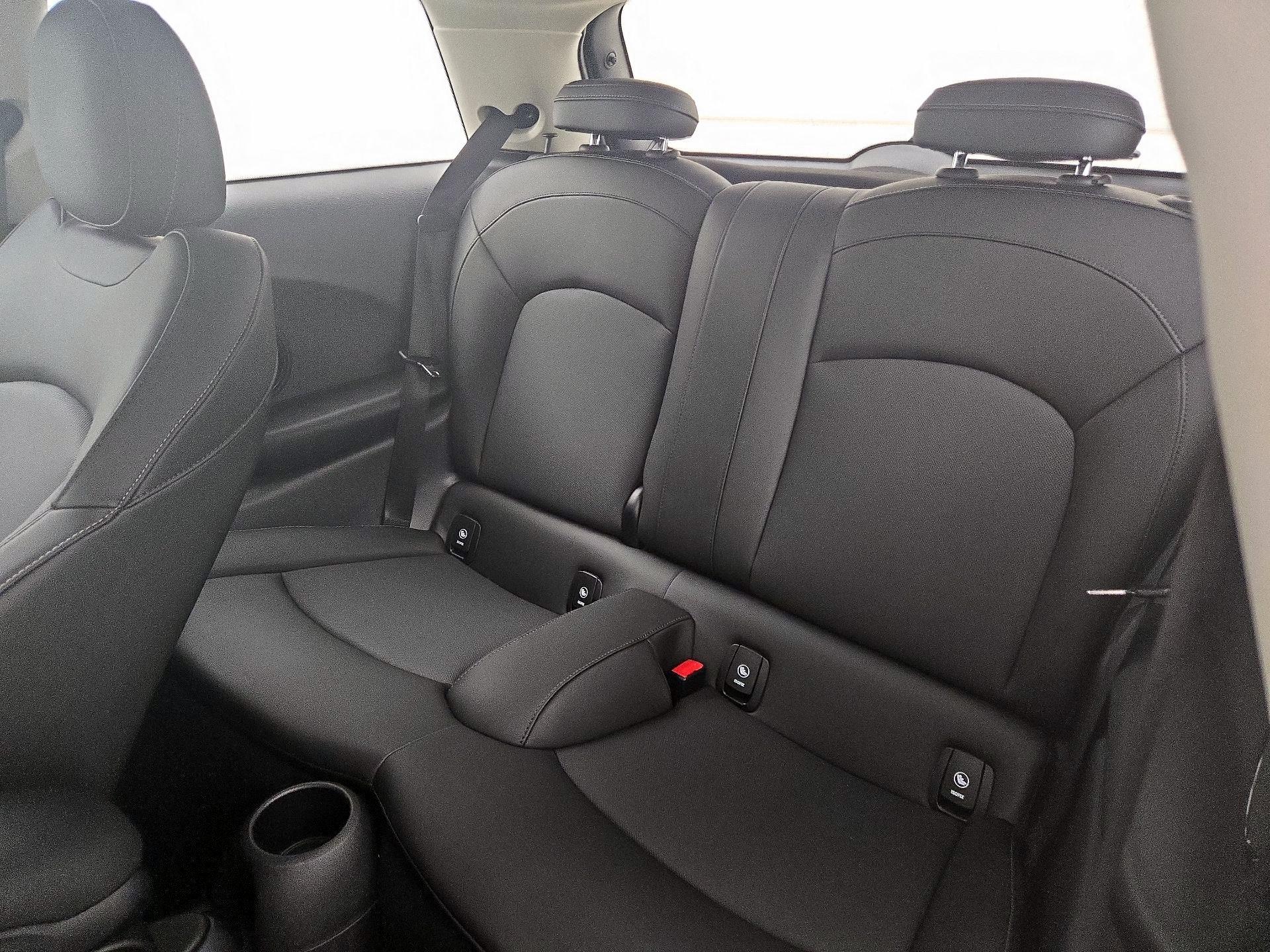 Thumbnail: 2019 MINI Cooper Hardtop - 20