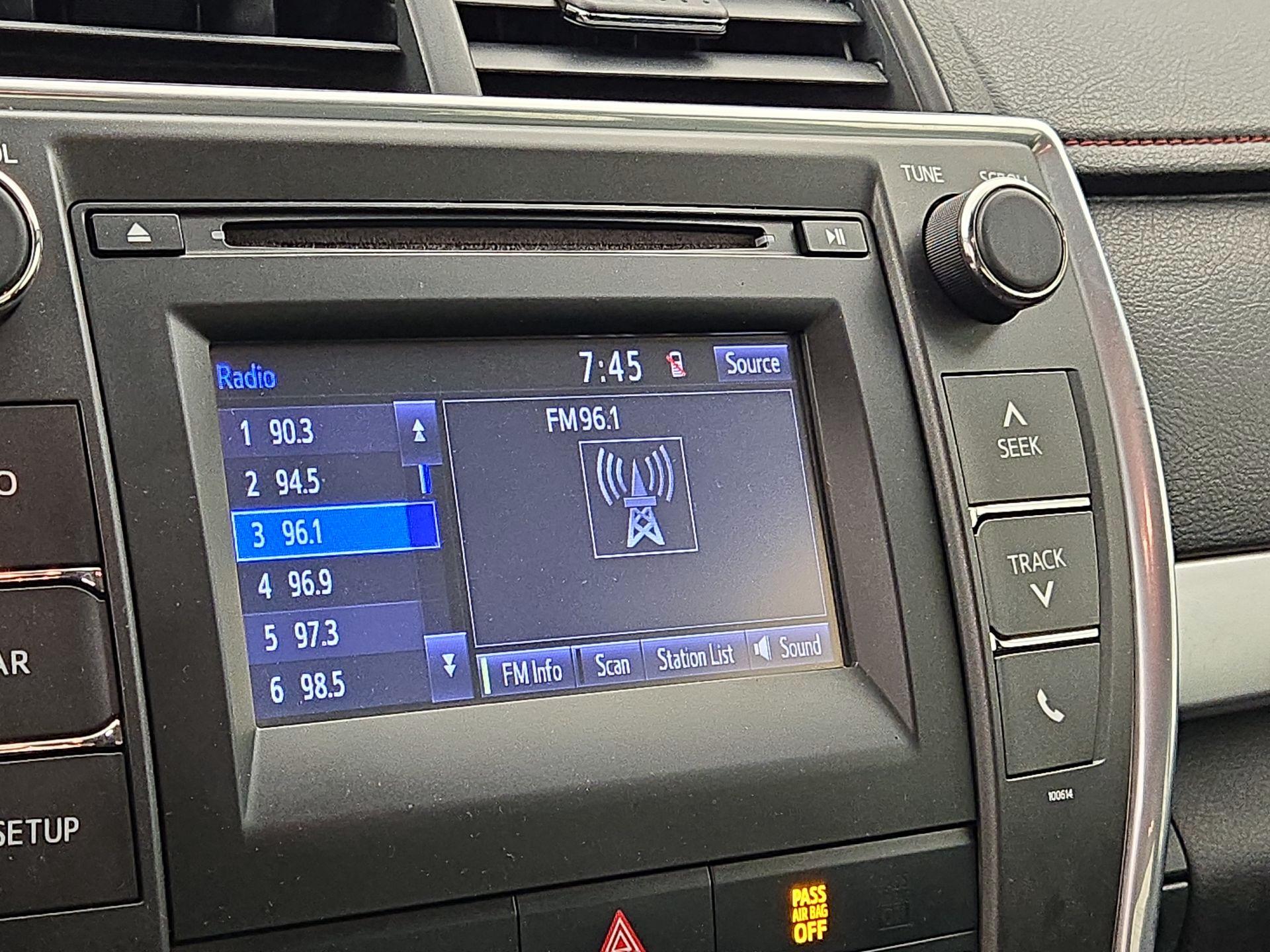 Thumbnail: 2017 Toyota Camry - 14