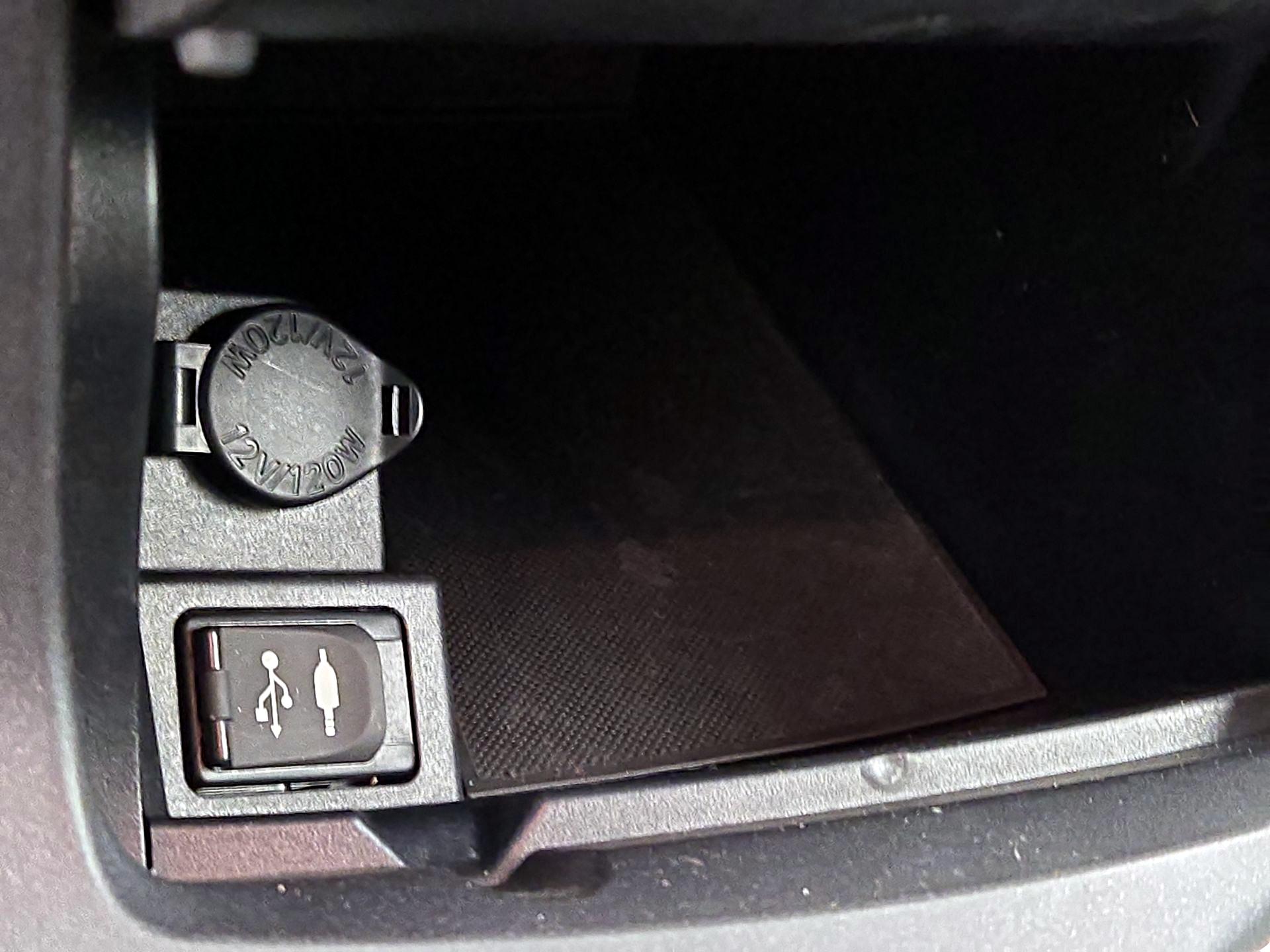 Thumbnail: 2017 Toyota Camry - 17