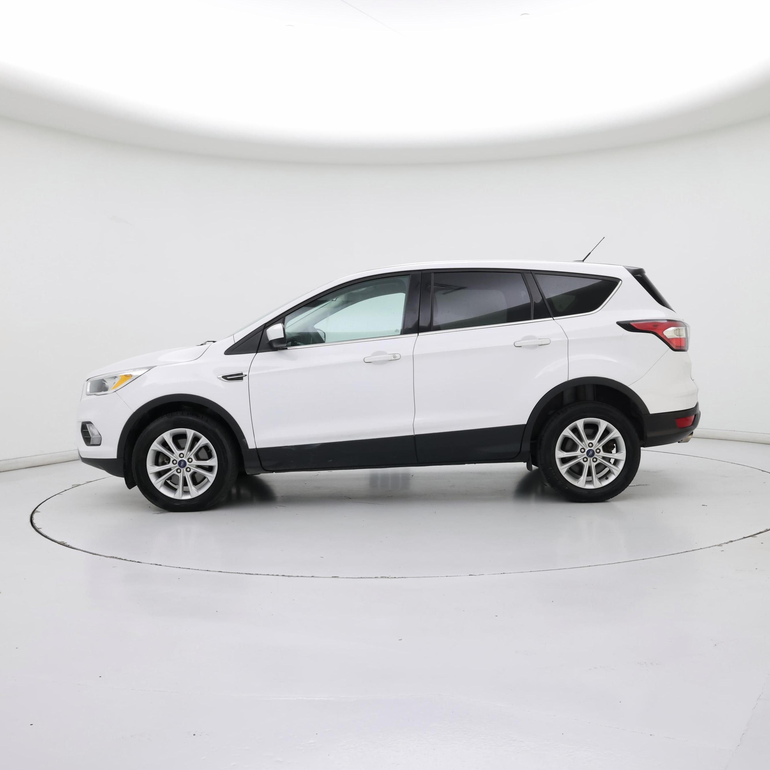 Thumbnail: 2017 Ford Escape - 3