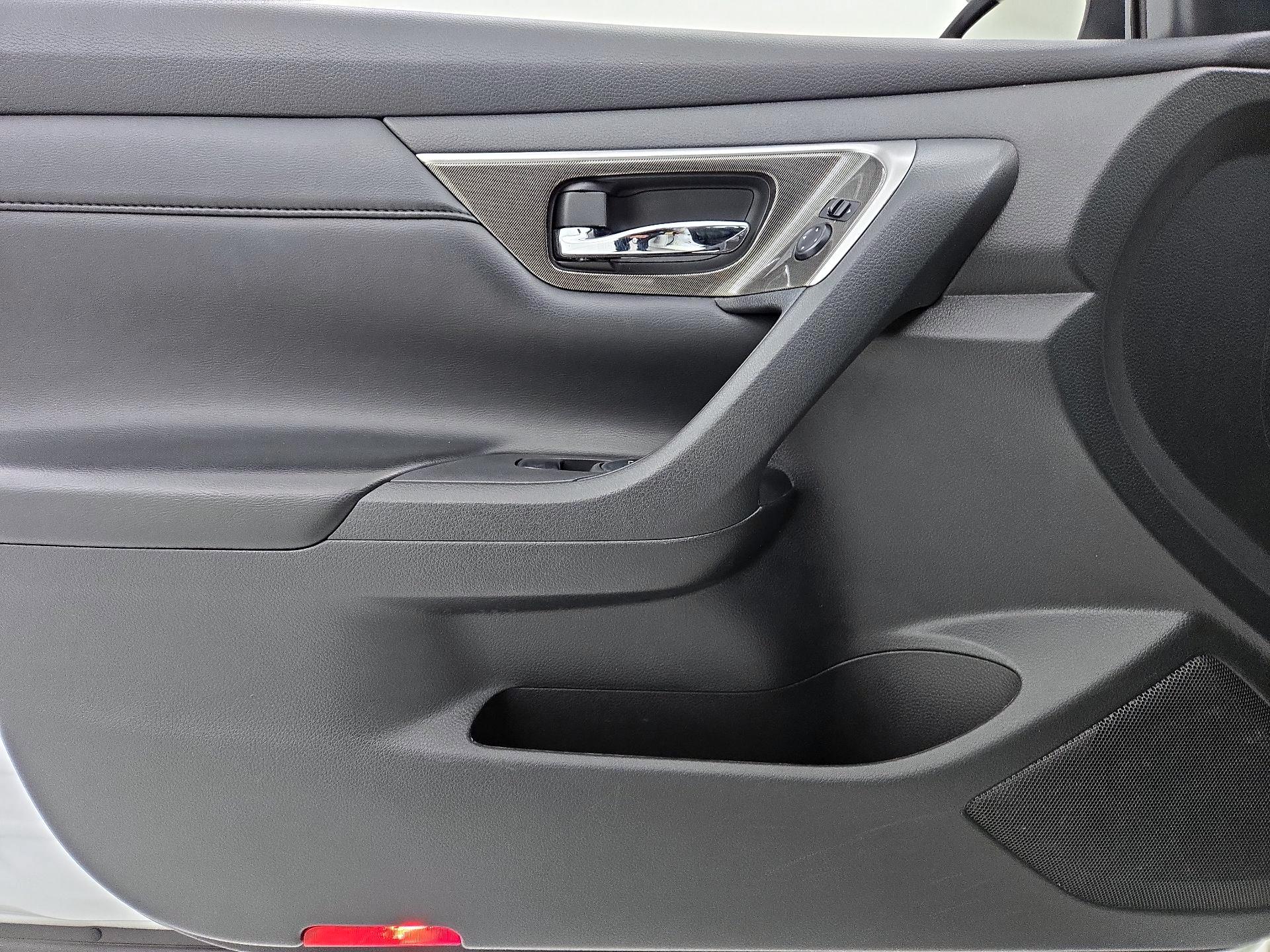 Thumbnail: 2014 Nissan Altima - 12