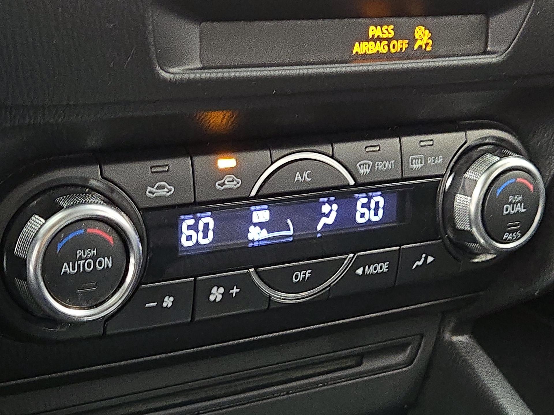 Thumbnail: 2014 Mazda Mazda3 - 16