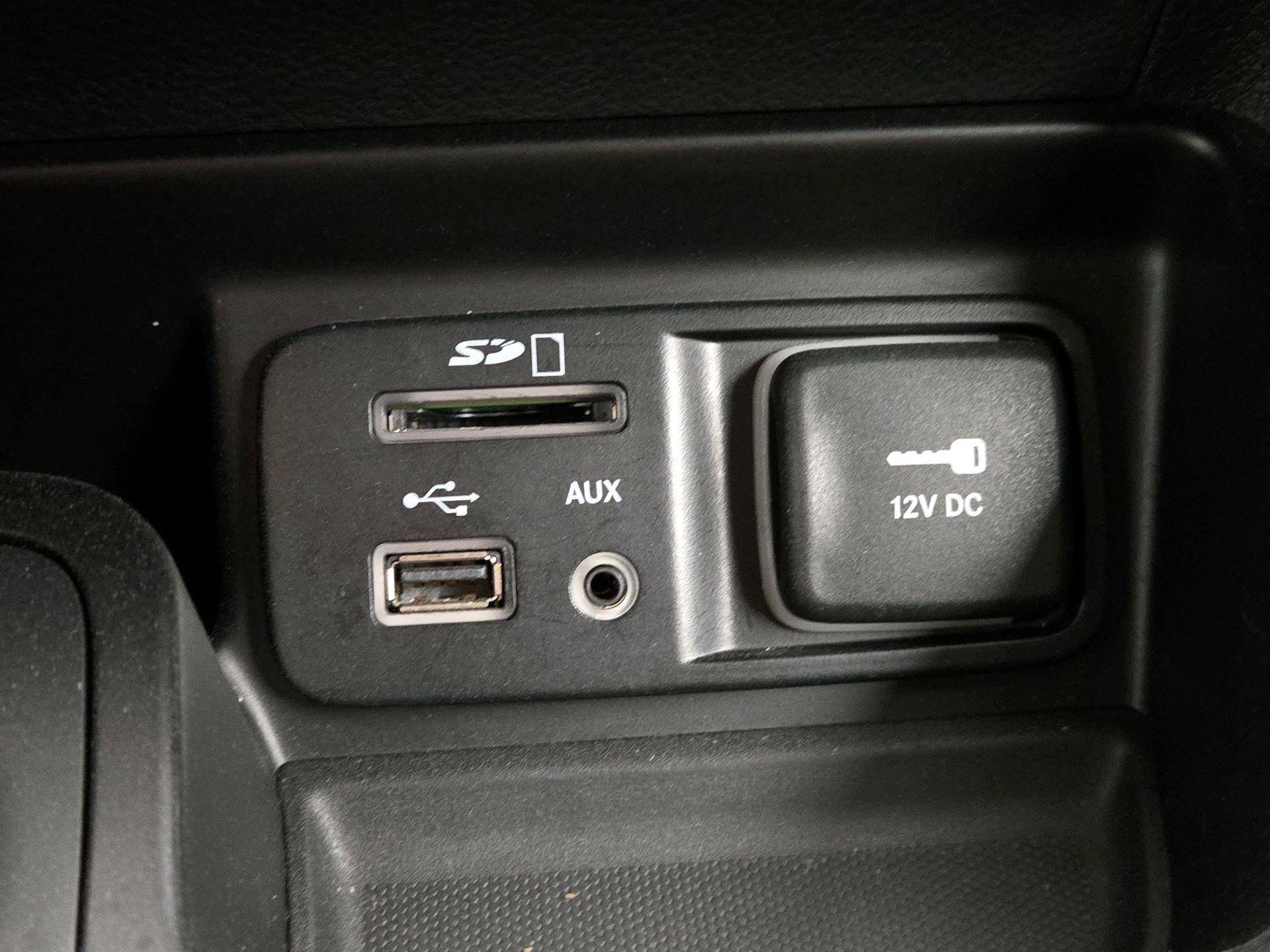 Thumbnail: 2016 Jeep Cherokee - 19