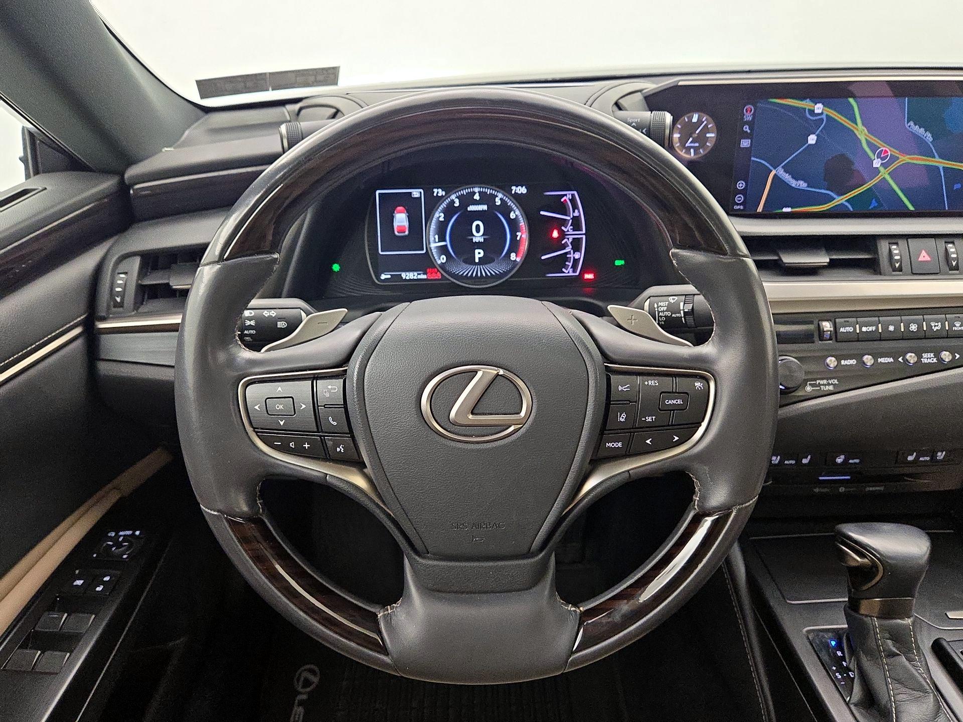 Thumbnail: 2020 Lexus ES - 10