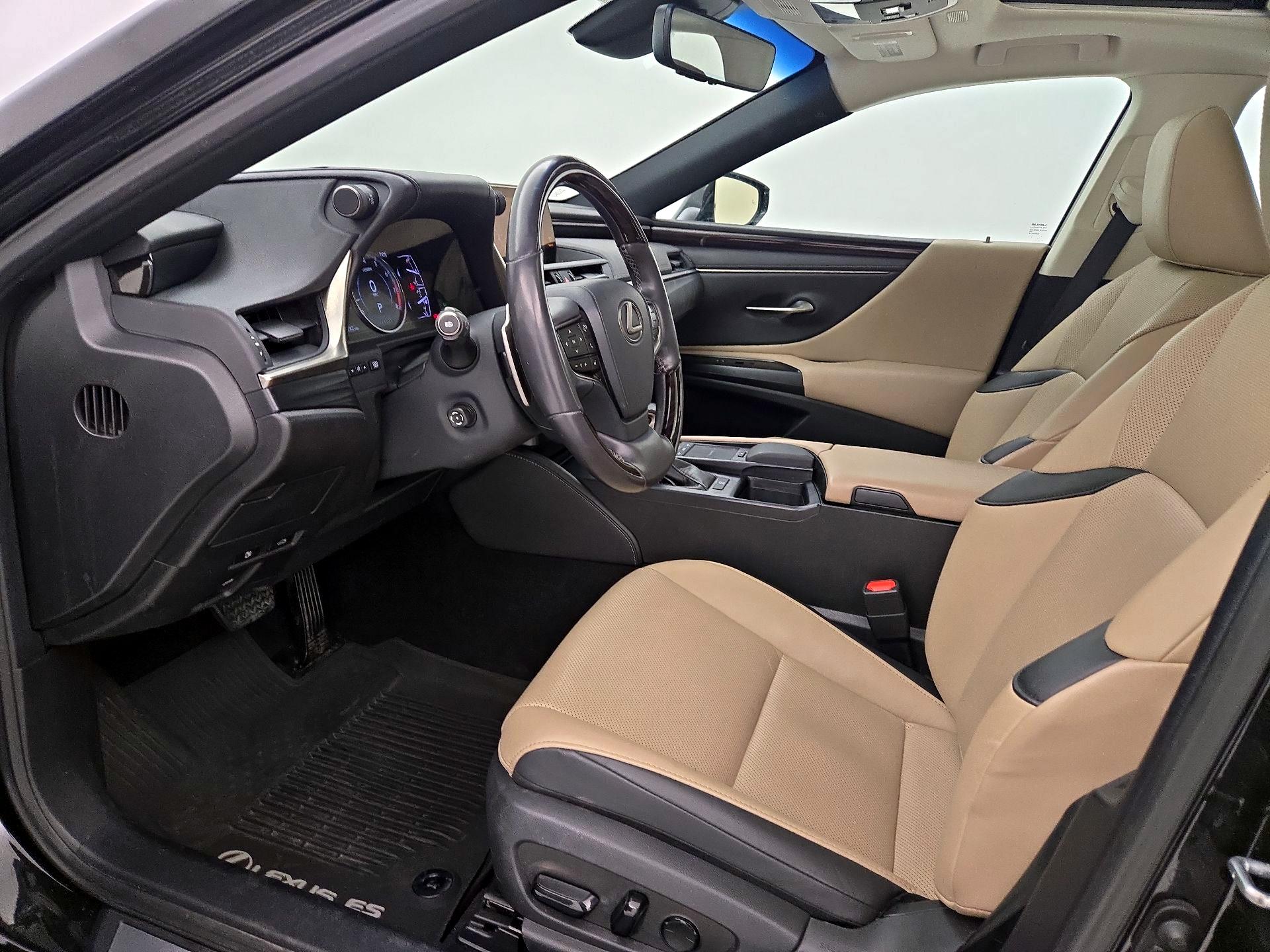 Thumbnail: 2020 Lexus ES - 11