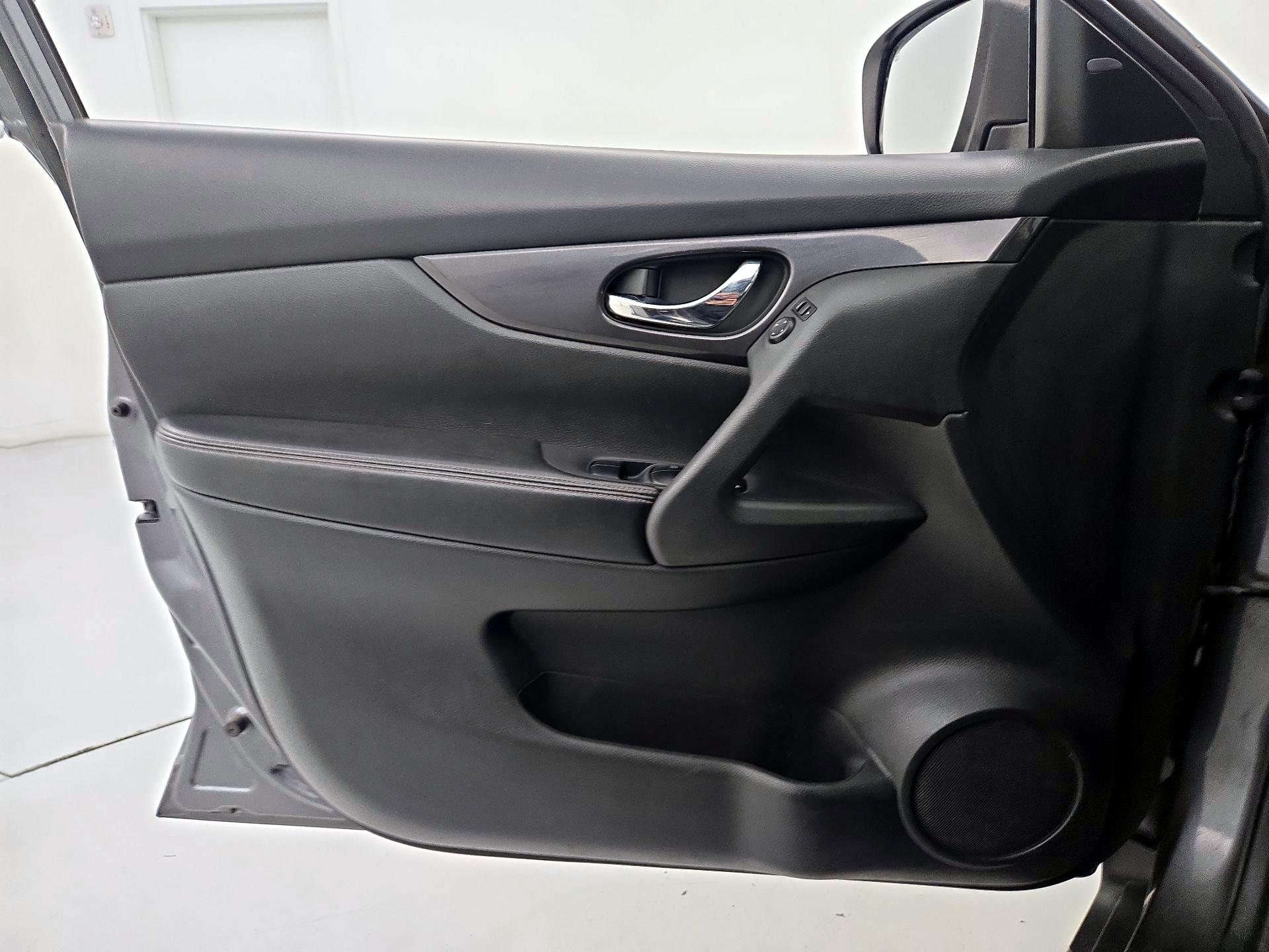 Thumbnail: 2018 Nissan Rogue - 12