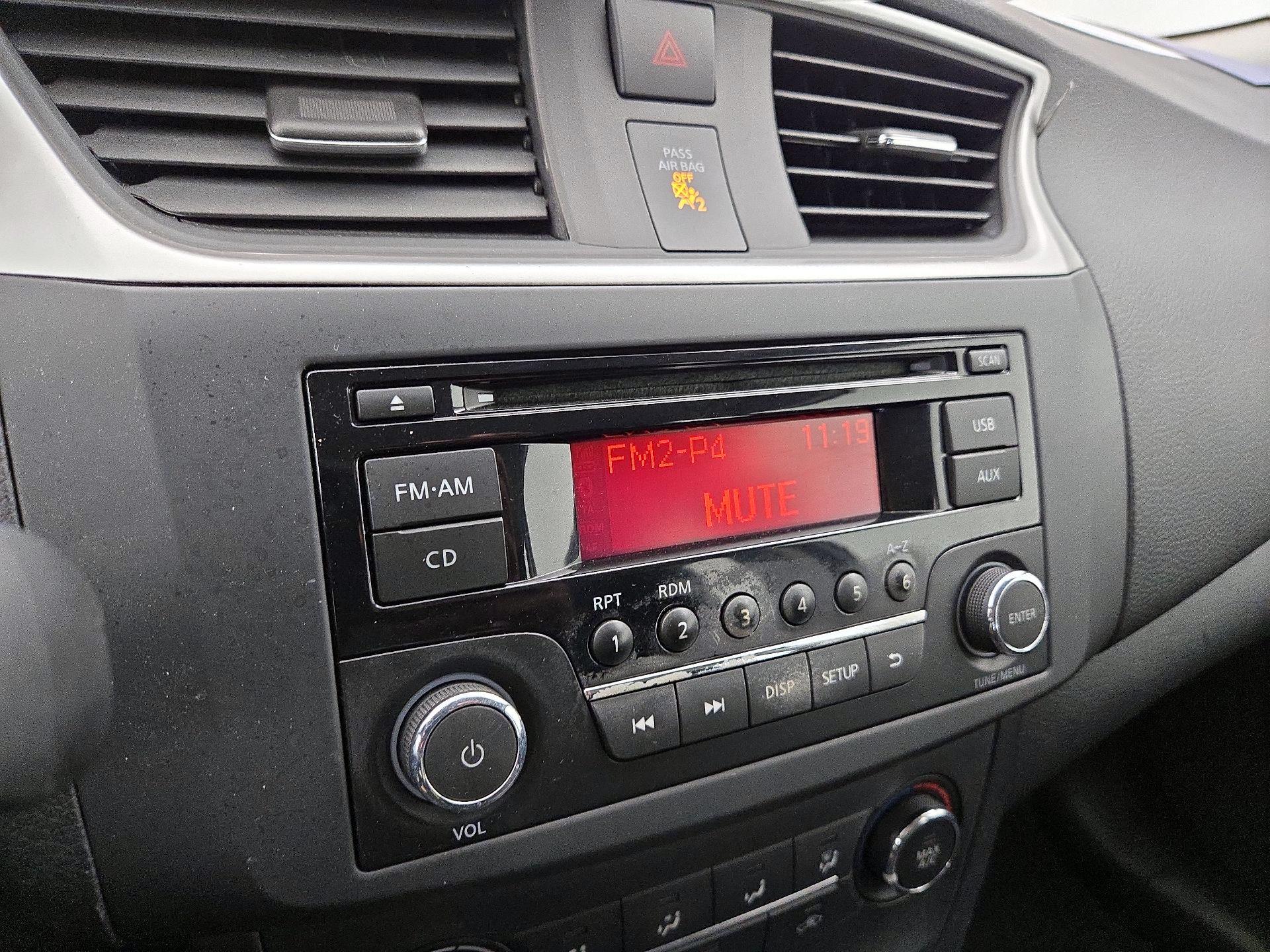 Thumbnail: 2016 Nissan Sentra - 14