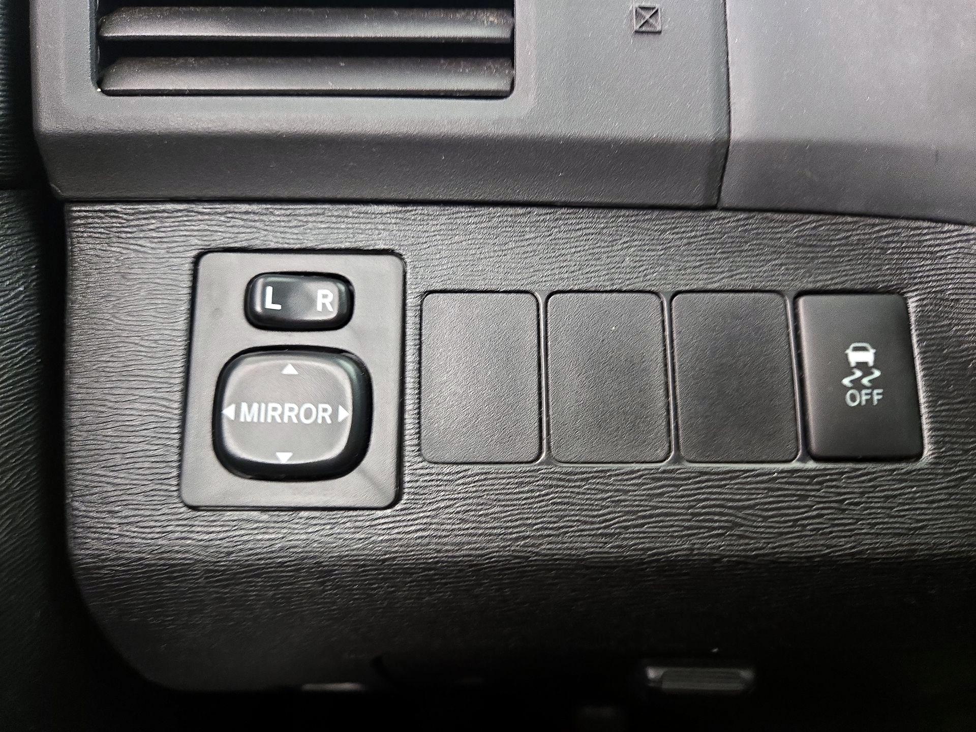 Thumbnail: 2015 Toyota Venza - 13