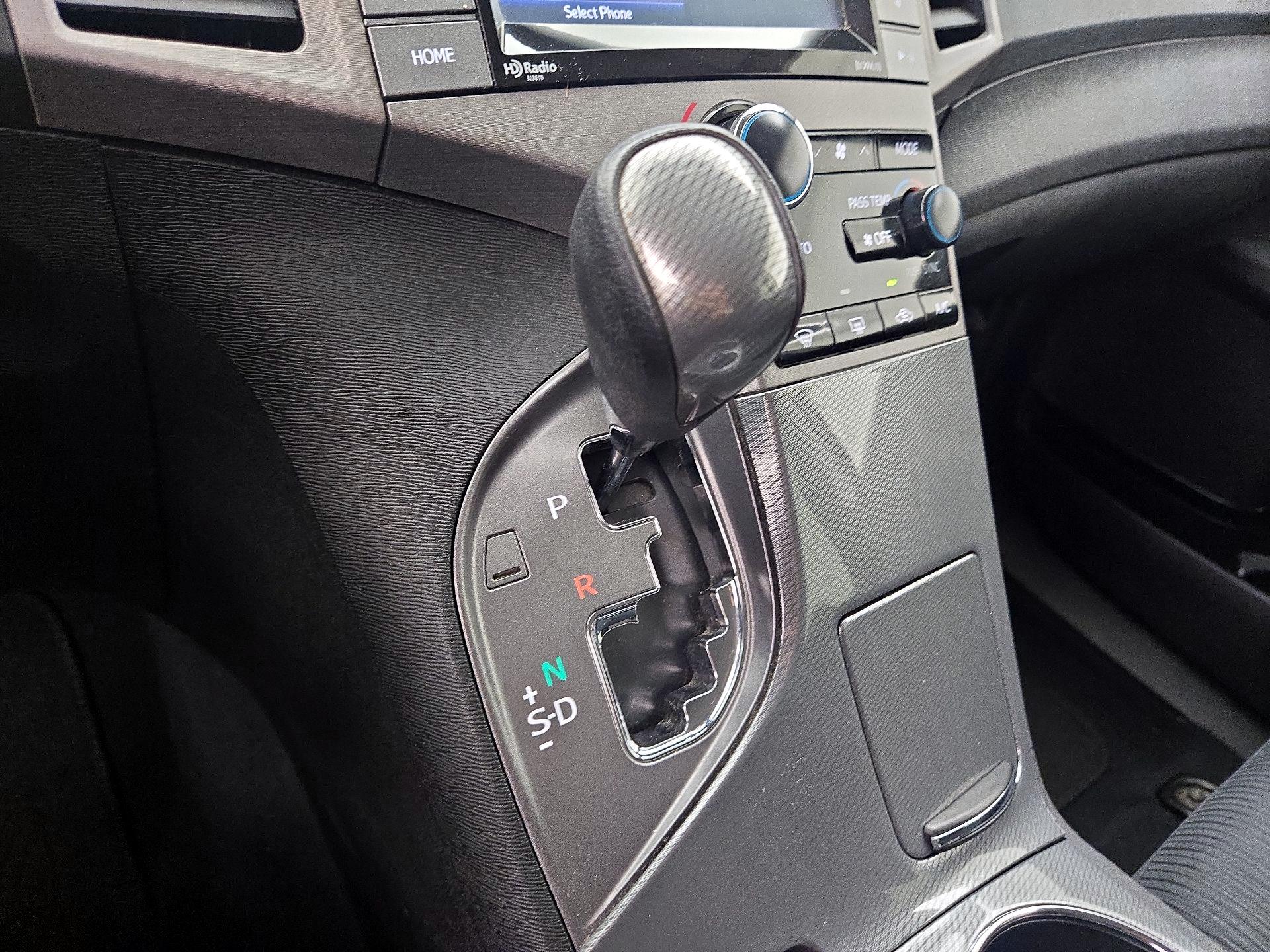 Thumbnail: 2015 Toyota Venza - 17