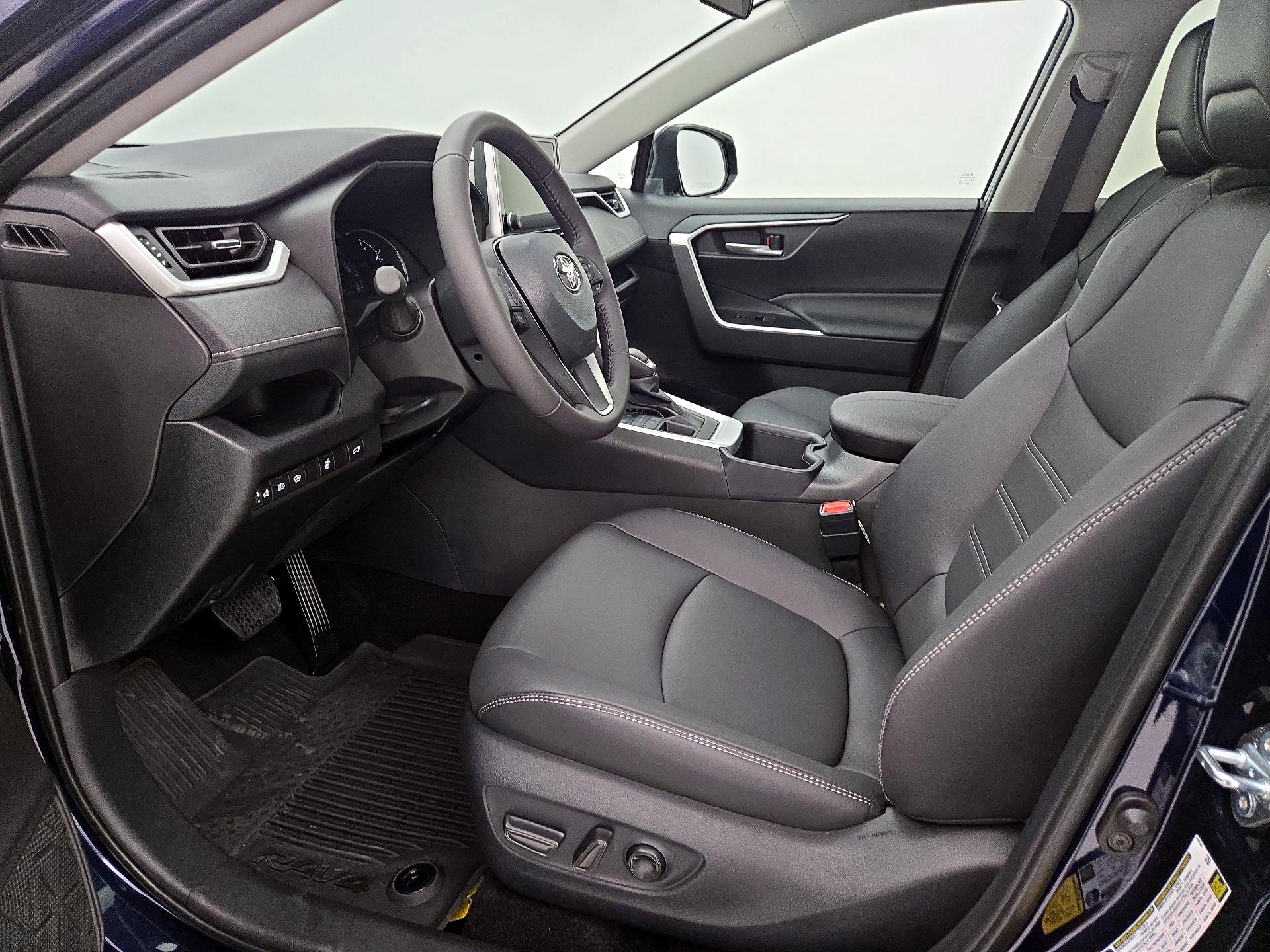 Thumbnail: 2025 Toyota RAV4 - 11