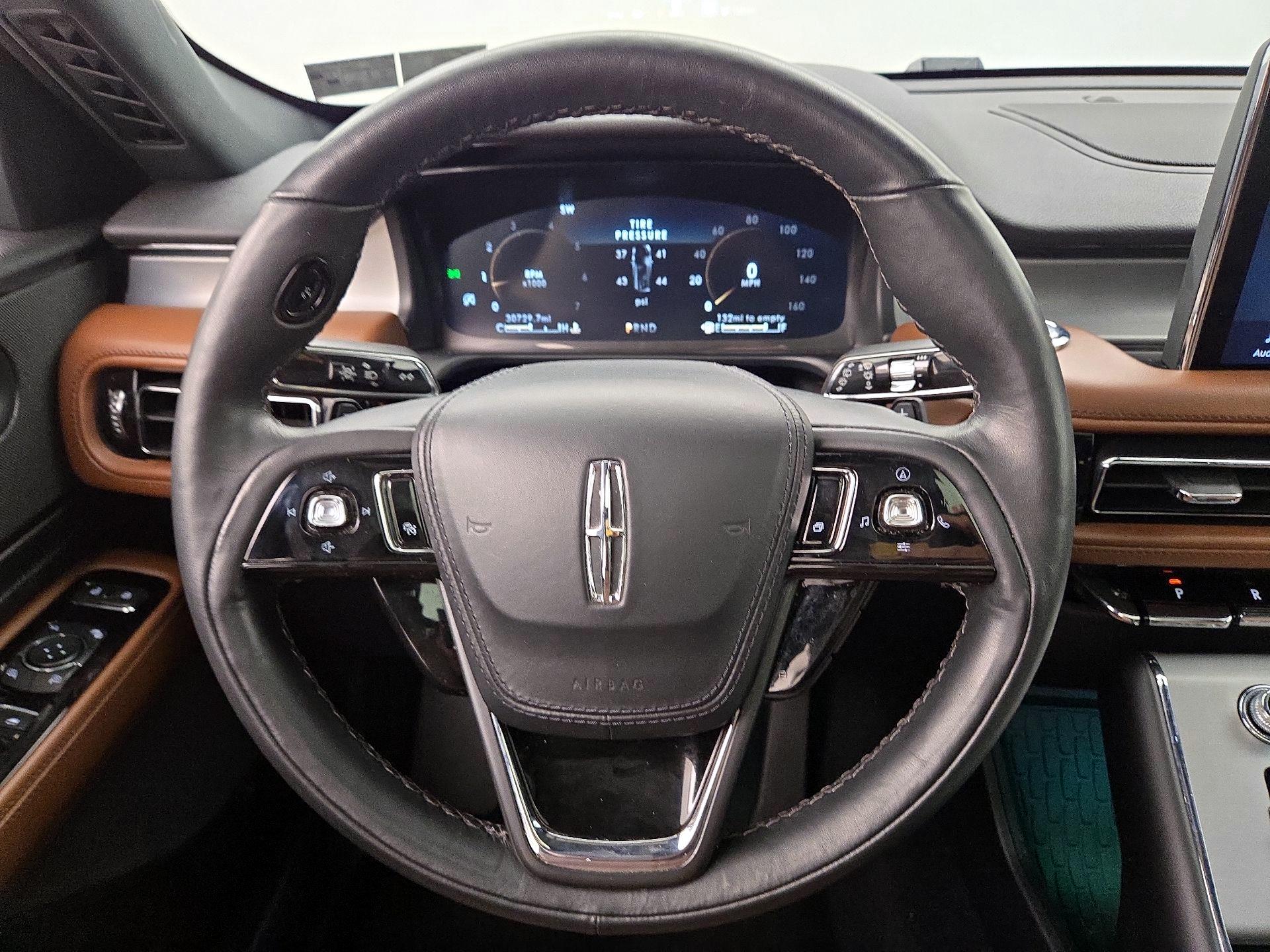 Thumbnail: 2023 Lincoln Aviator - 10