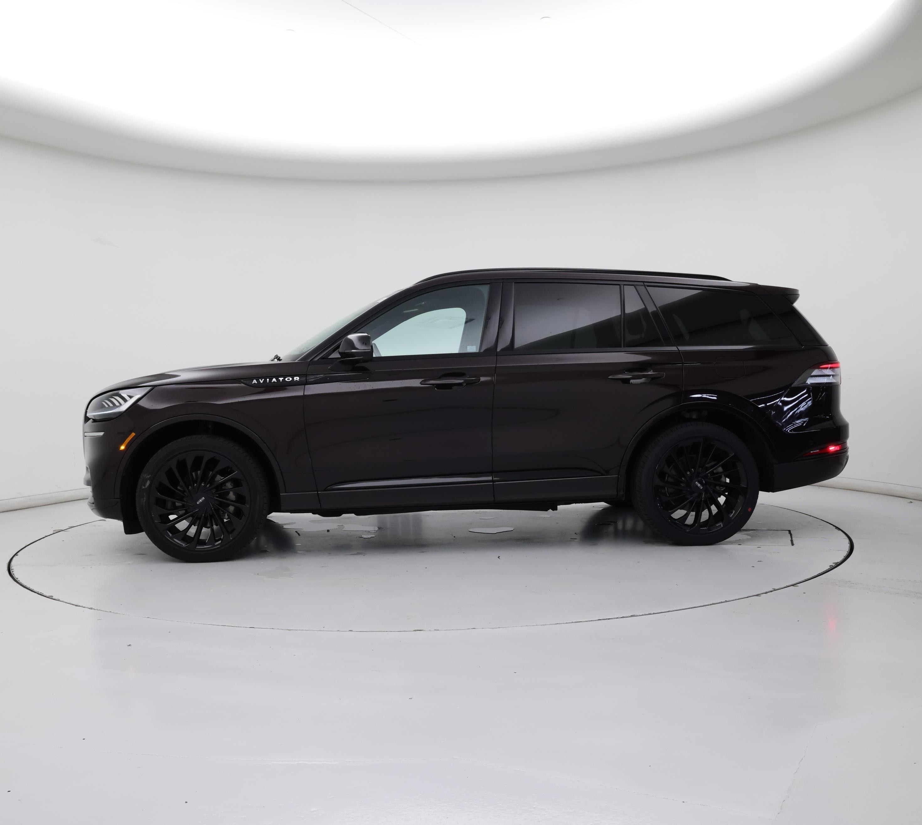 Thumbnail: 2023 Lincoln Aviator - 3