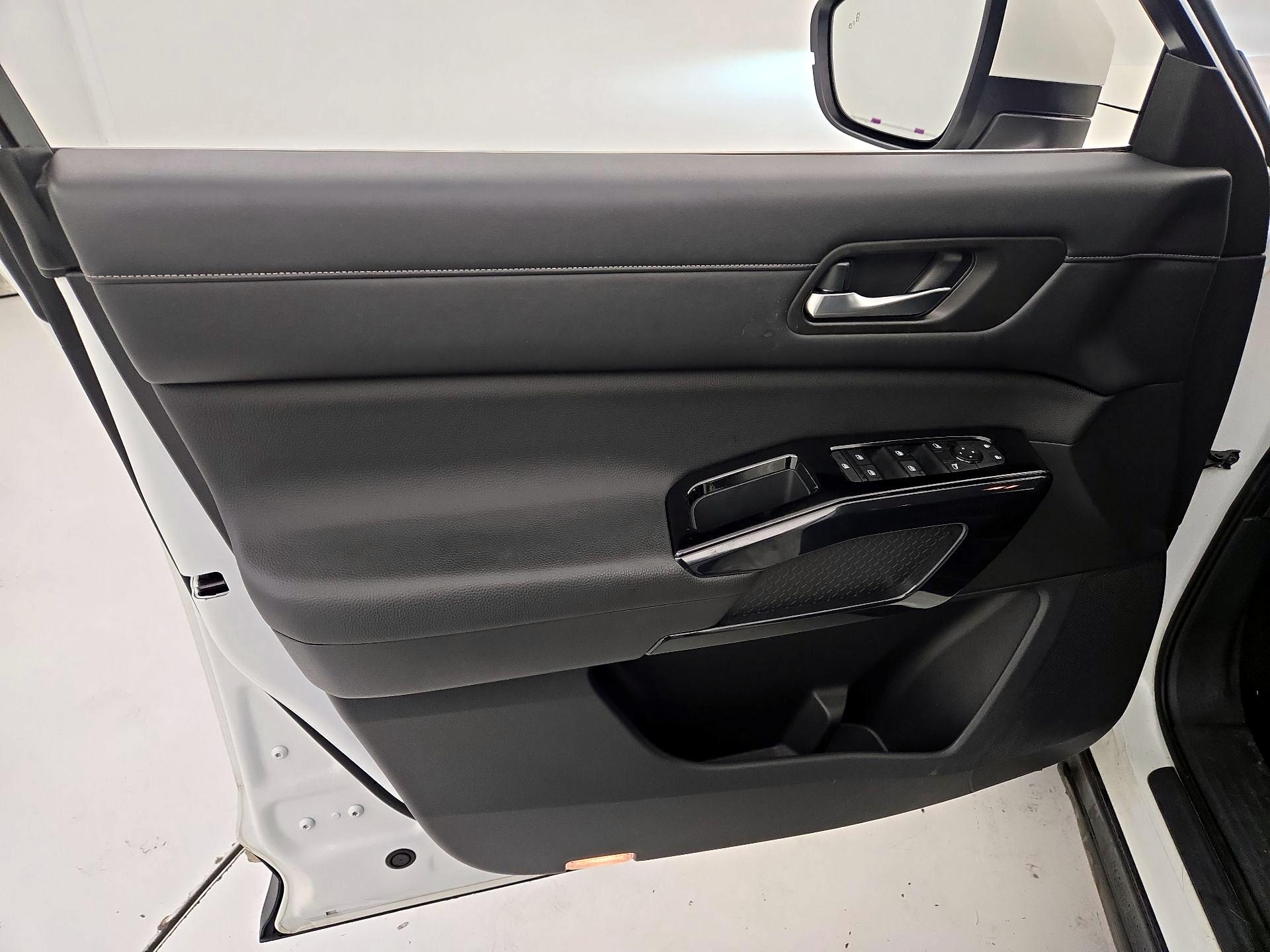 Thumbnail: 2022 Nissan Pathfinder - 12