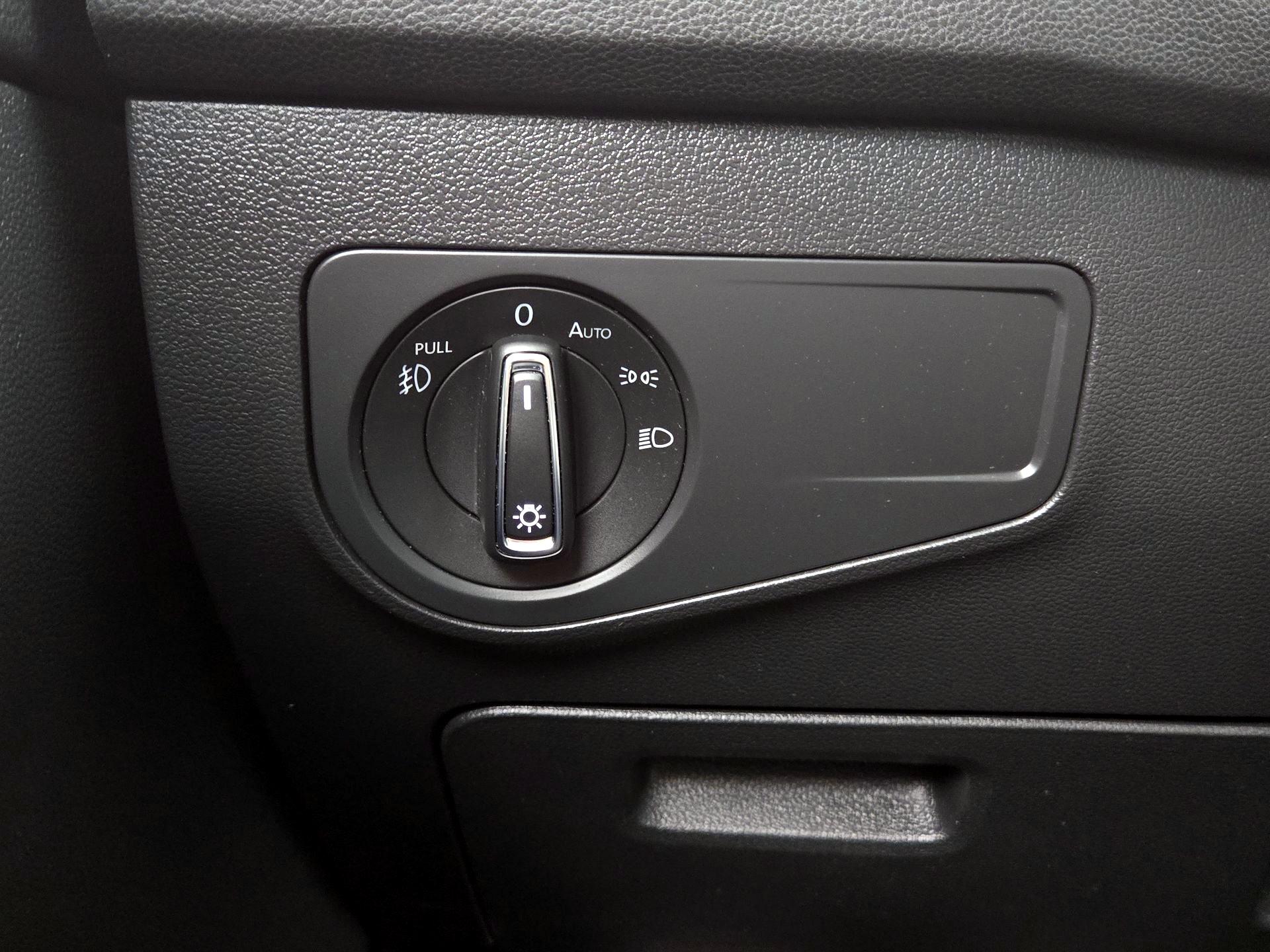 Thumbnail: 2021 Volkswagen Tiguan - 13