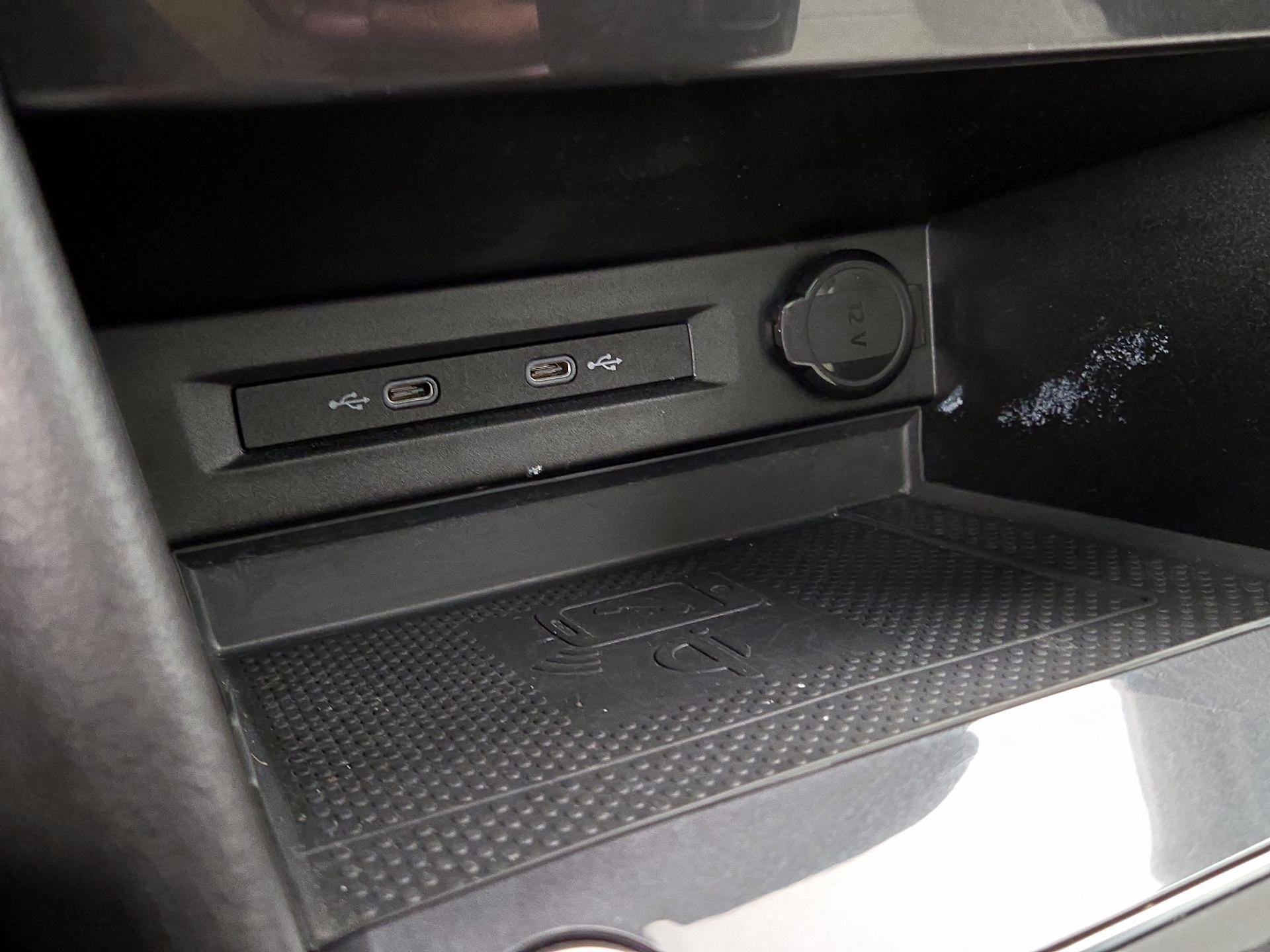 Thumbnail: 2021 Volkswagen Tiguan - 18