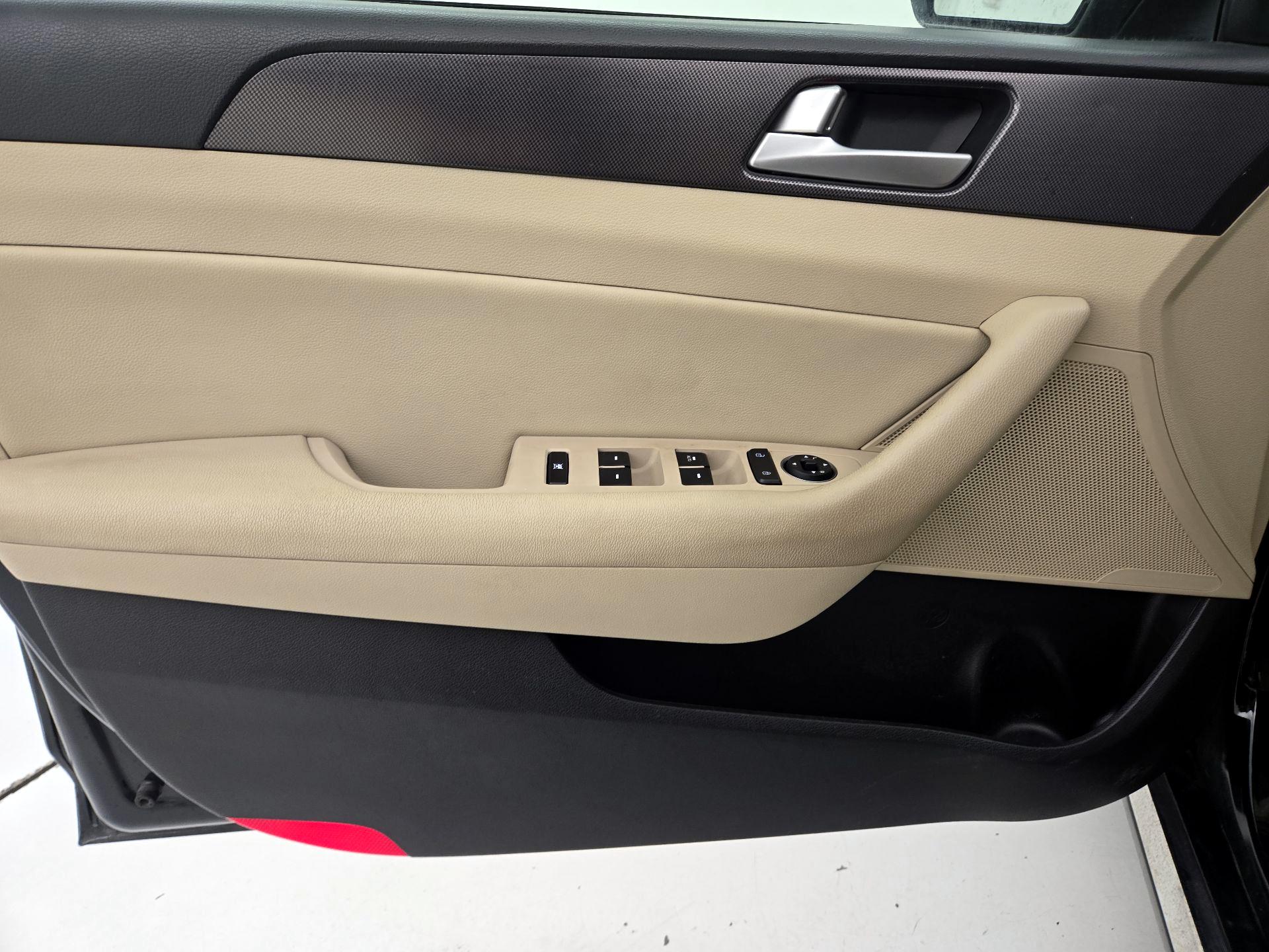 Thumbnail: 2017 Hyundai Sonata - 12