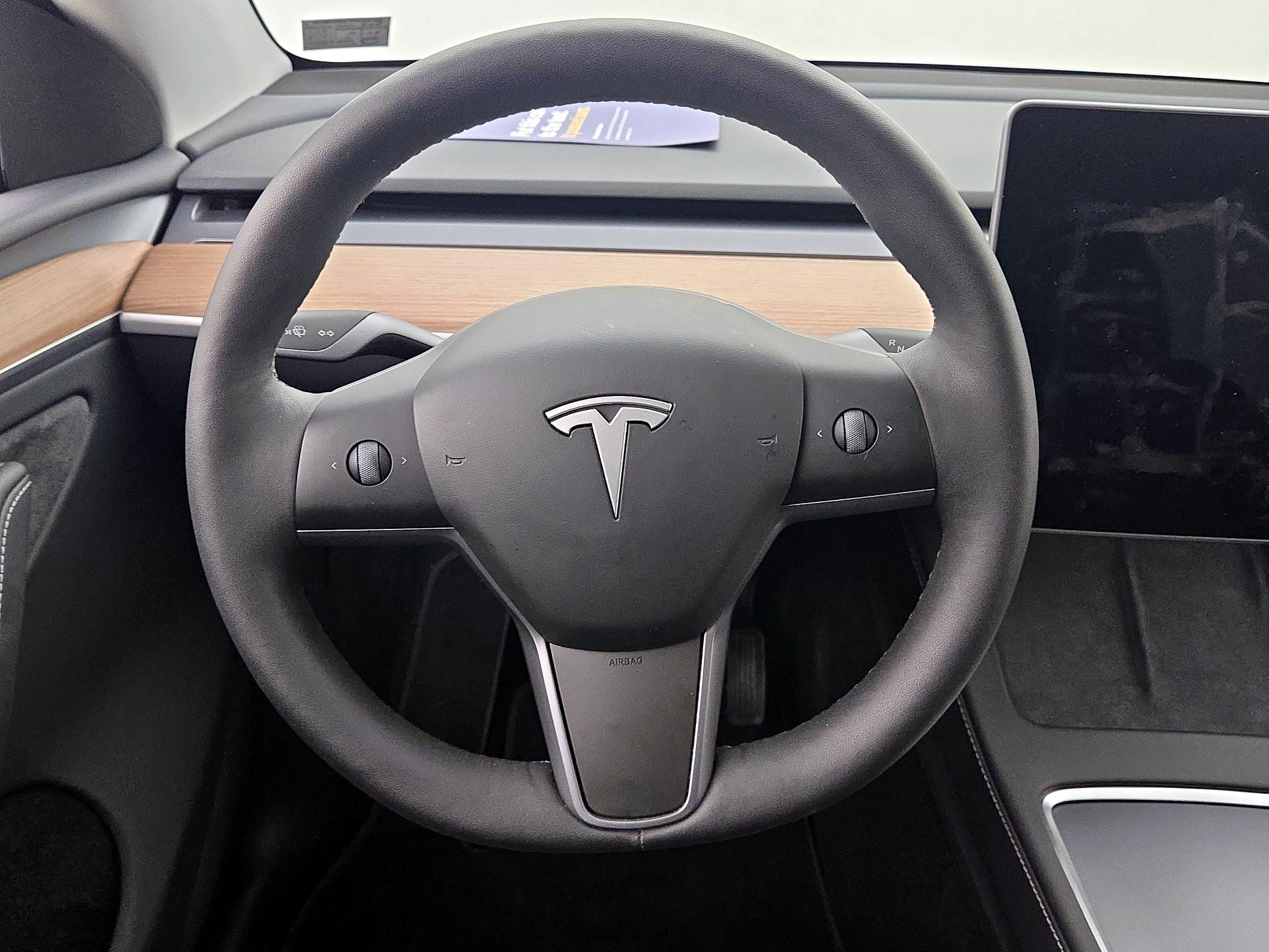 Thumbnail: 2025 Tesla Model Y - 10