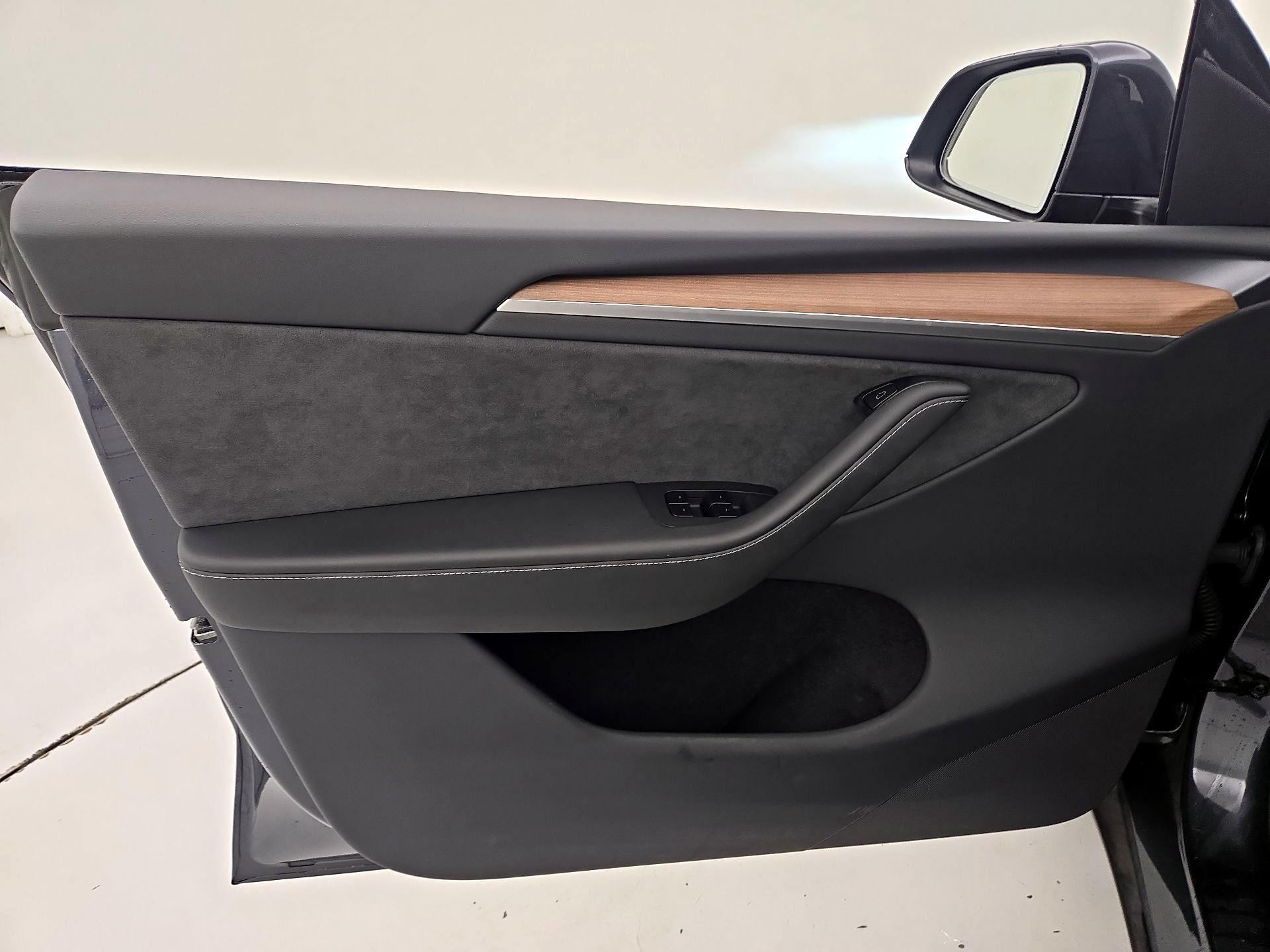 Thumbnail: 2025 Tesla Model Y - 12