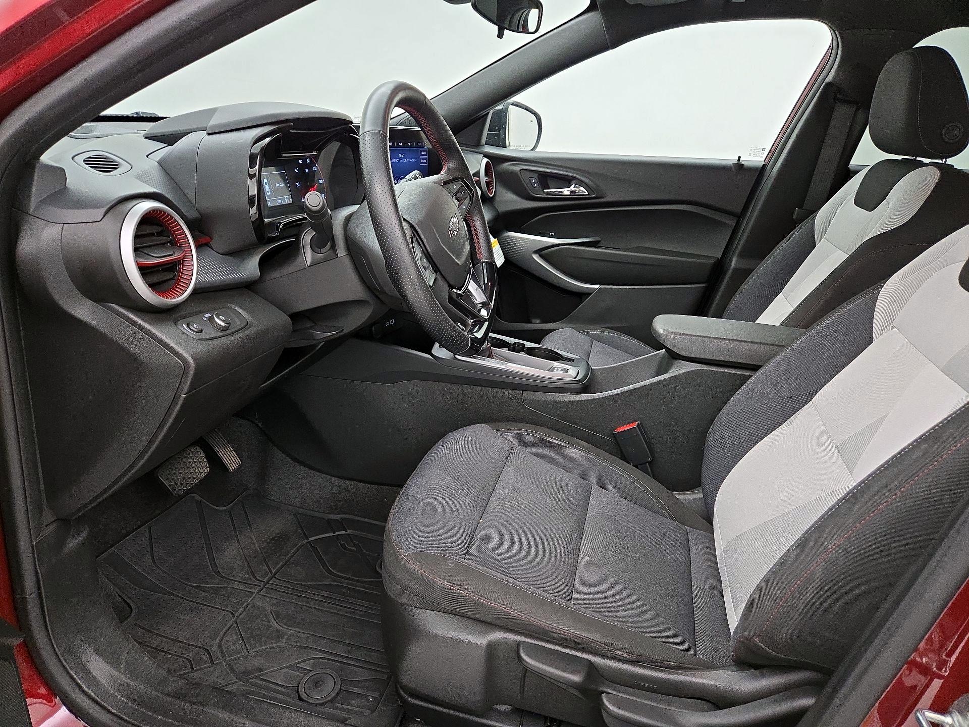 Thumbnail: 2024 Chevrolet Trax - 11