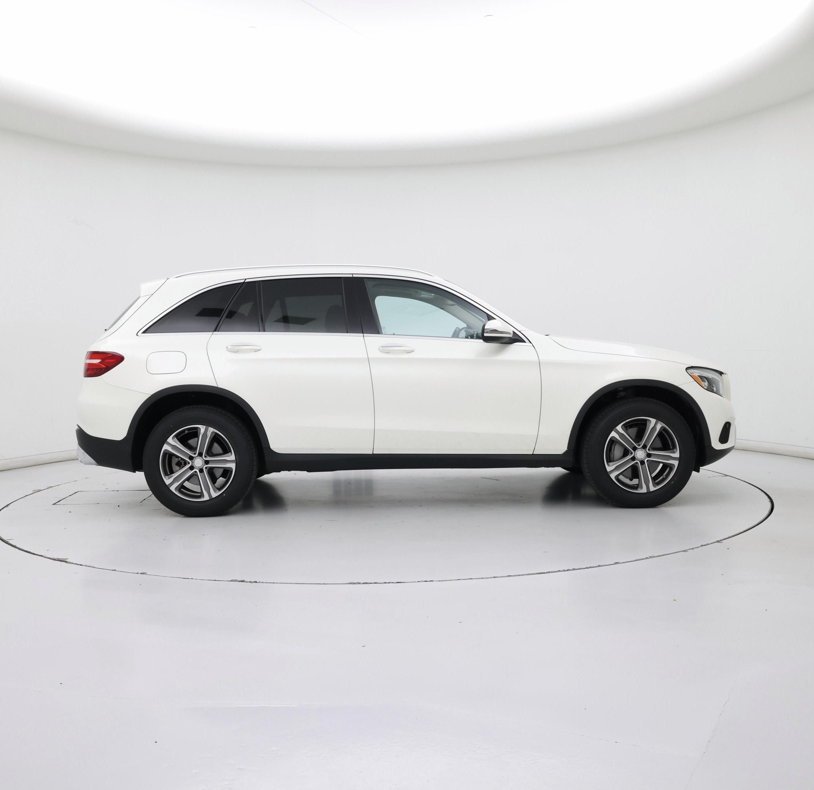 Thumbnail: 2016 Mercedes-Benz GLC - 7