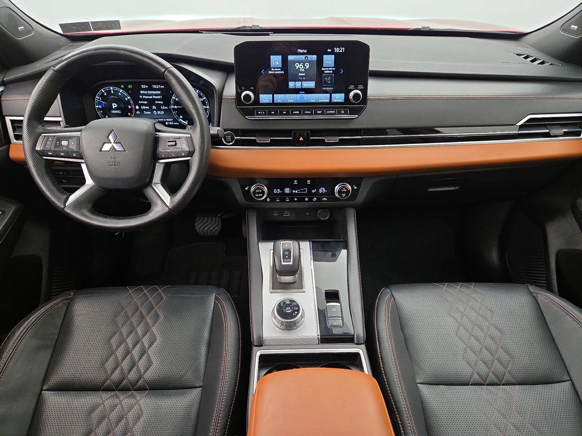 Thumbnail: 2023 Mitsubishi Outlander - 9