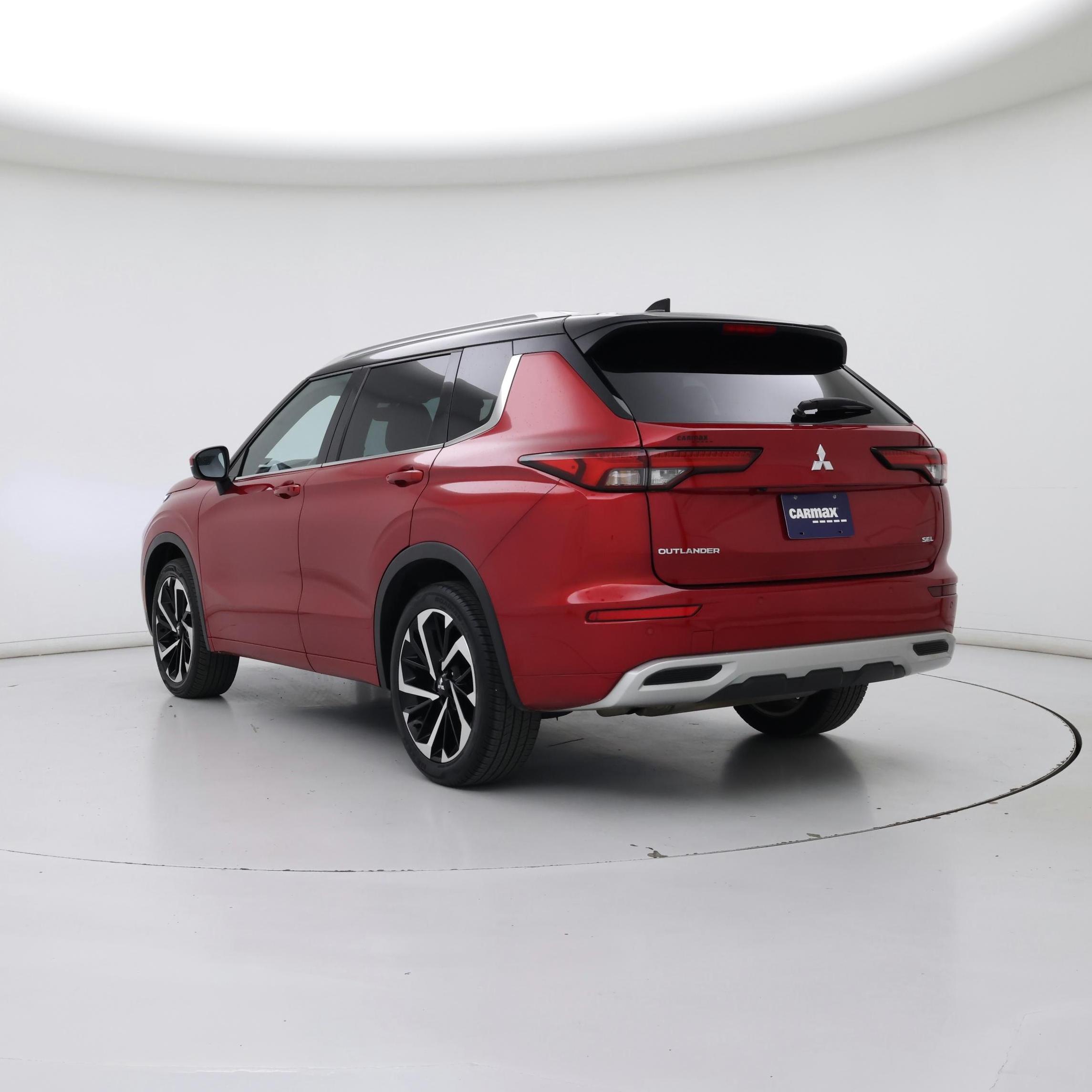 Thumbnail: 2023 Mitsubishi Outlander - 2