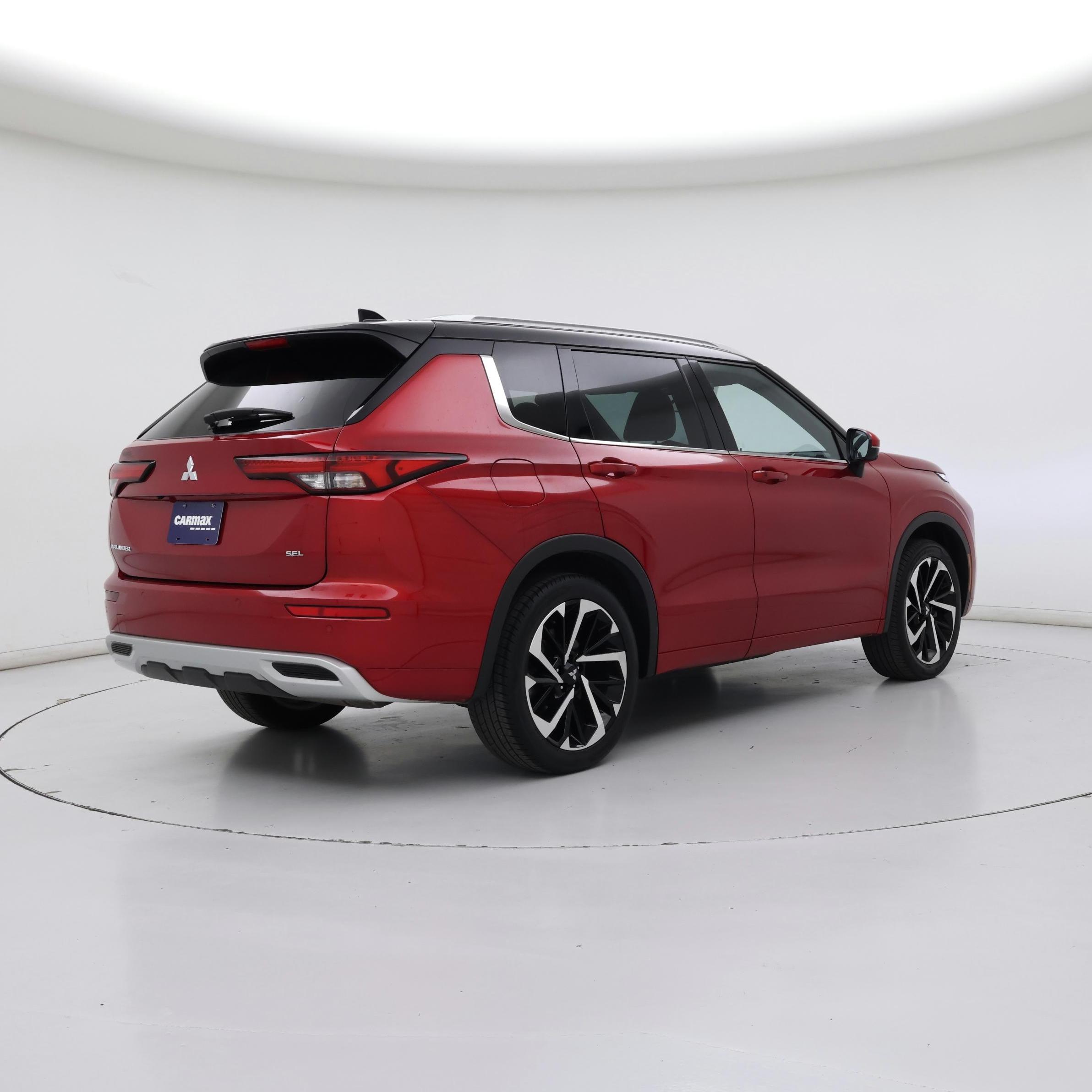 Thumbnail: 2023 Mitsubishi Outlander - 8