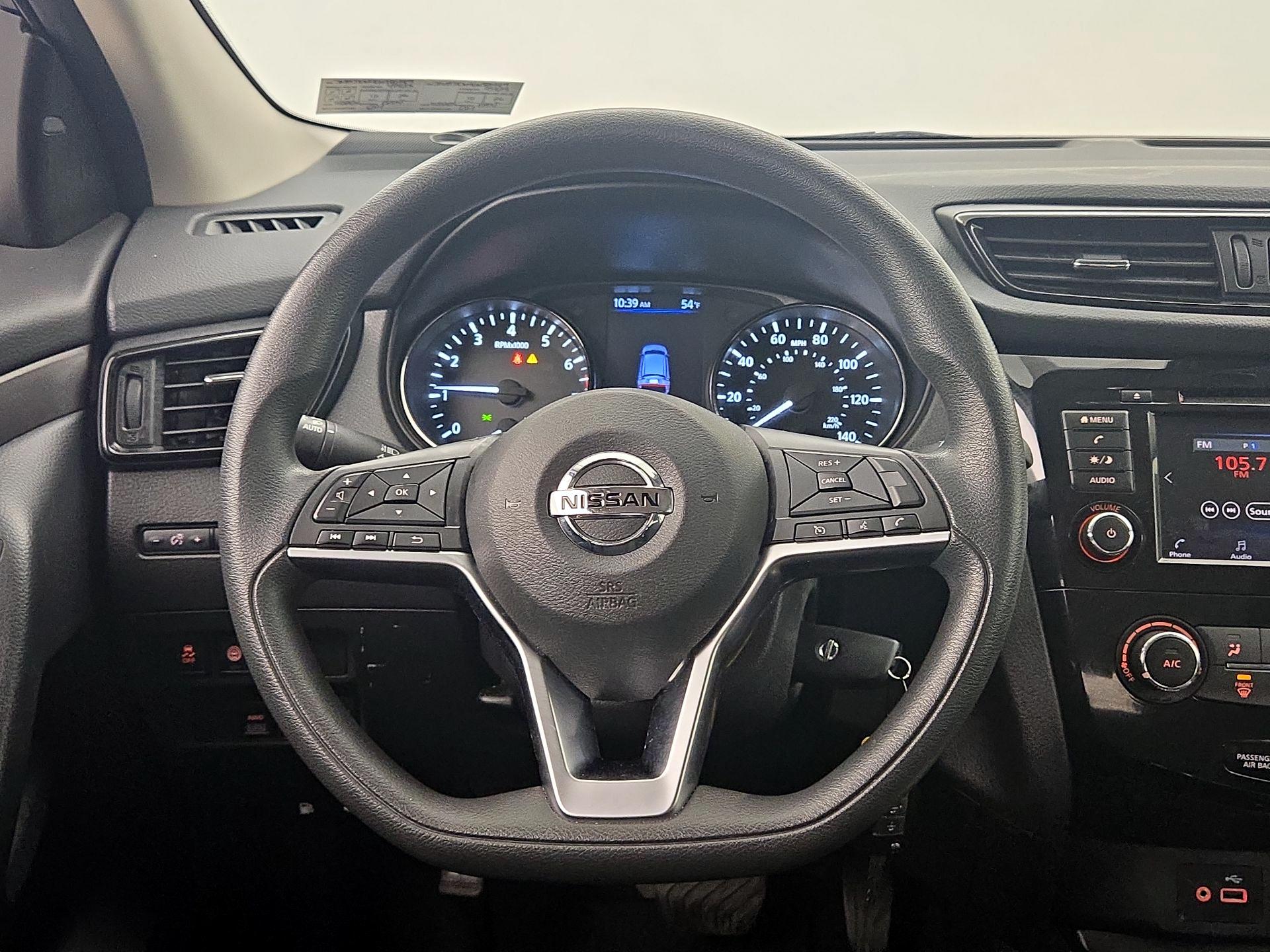 Thumbnail: 2020 Nissan Rogue Sport - 10