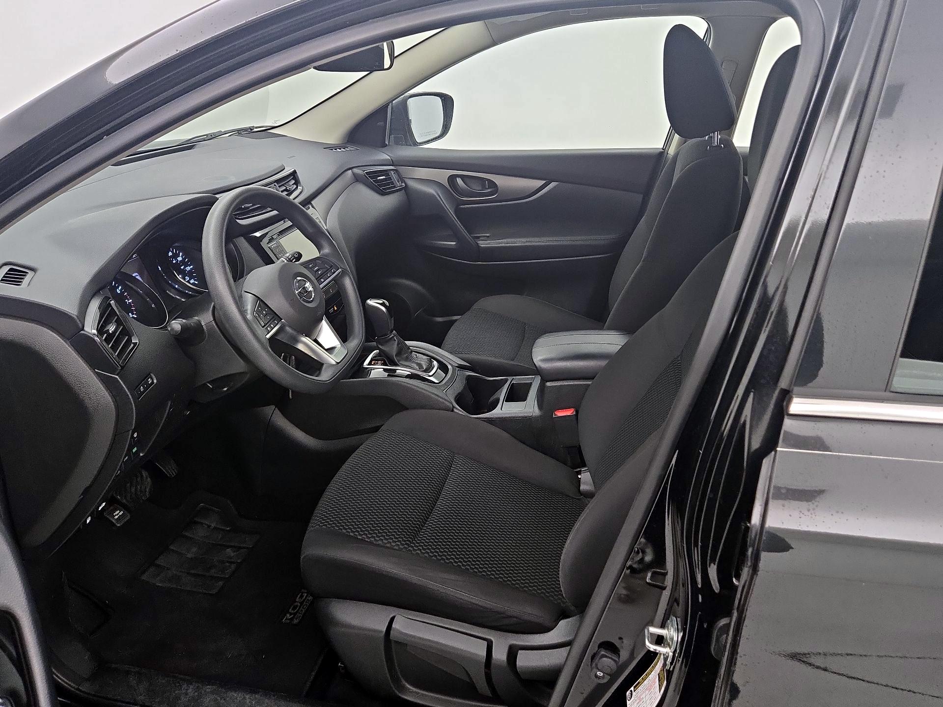 Thumbnail: 2020 Nissan Rogue Sport - 11