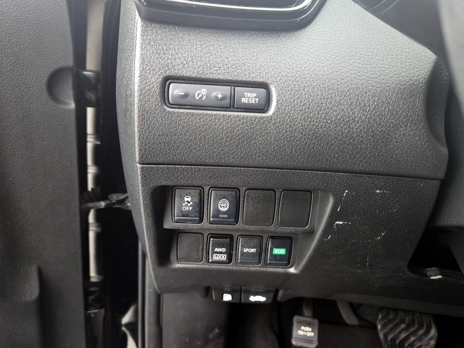 Thumbnail: 2020 Nissan Rogue Sport - 13