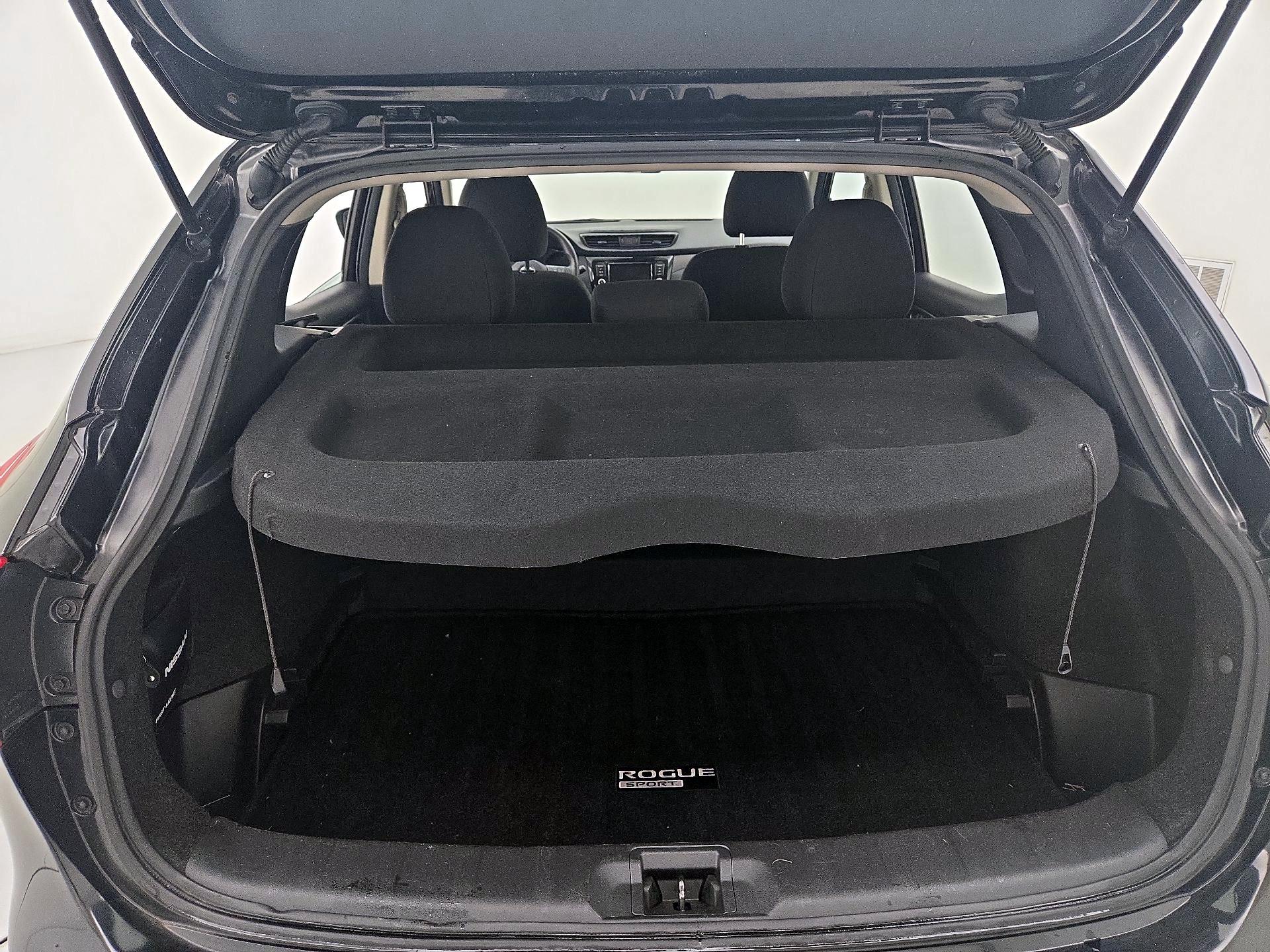 Thumbnail: 2020 Nissan Rogue Sport - 19