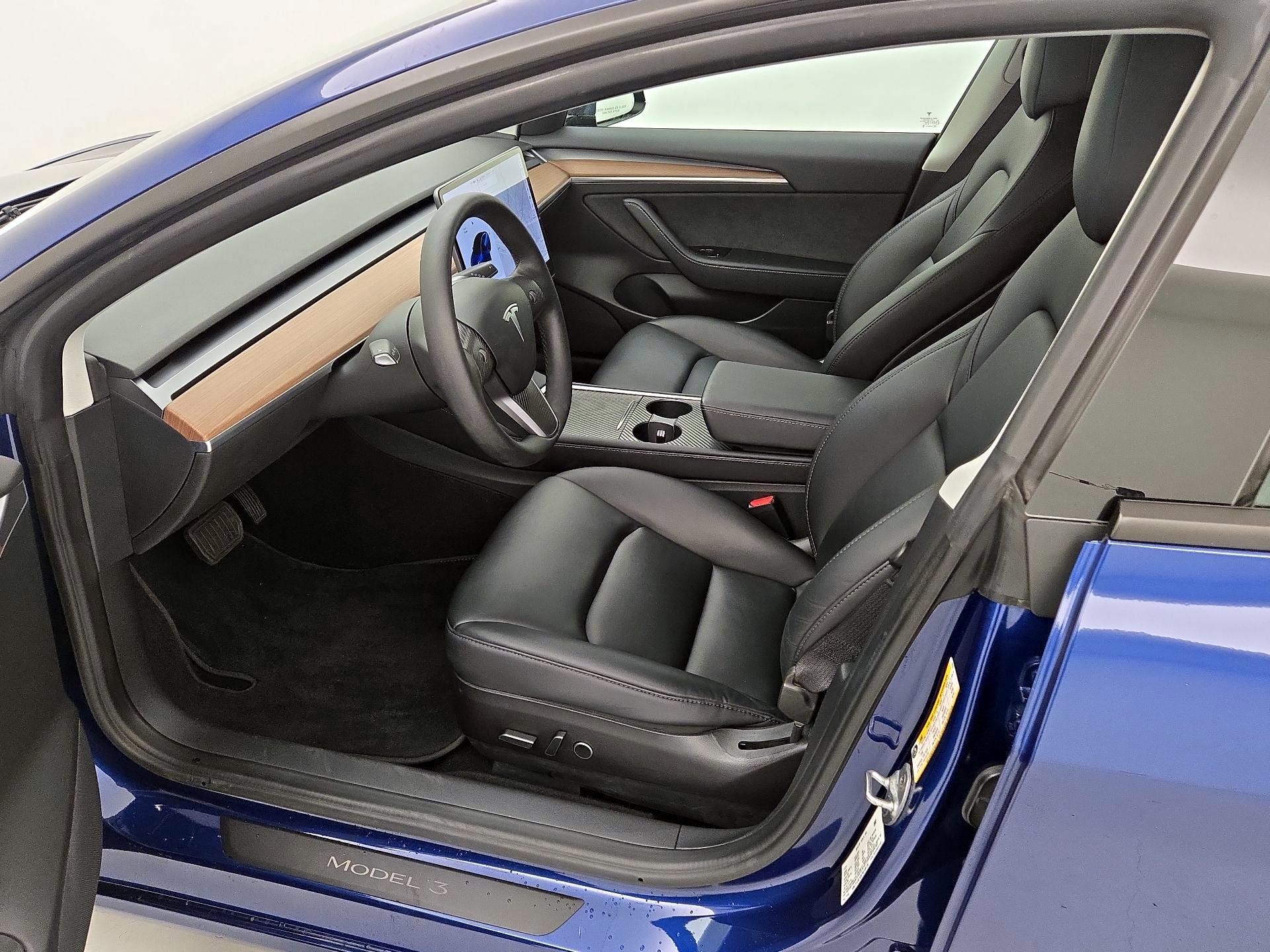 Thumbnail: 2022 Tesla Model 3 - 11