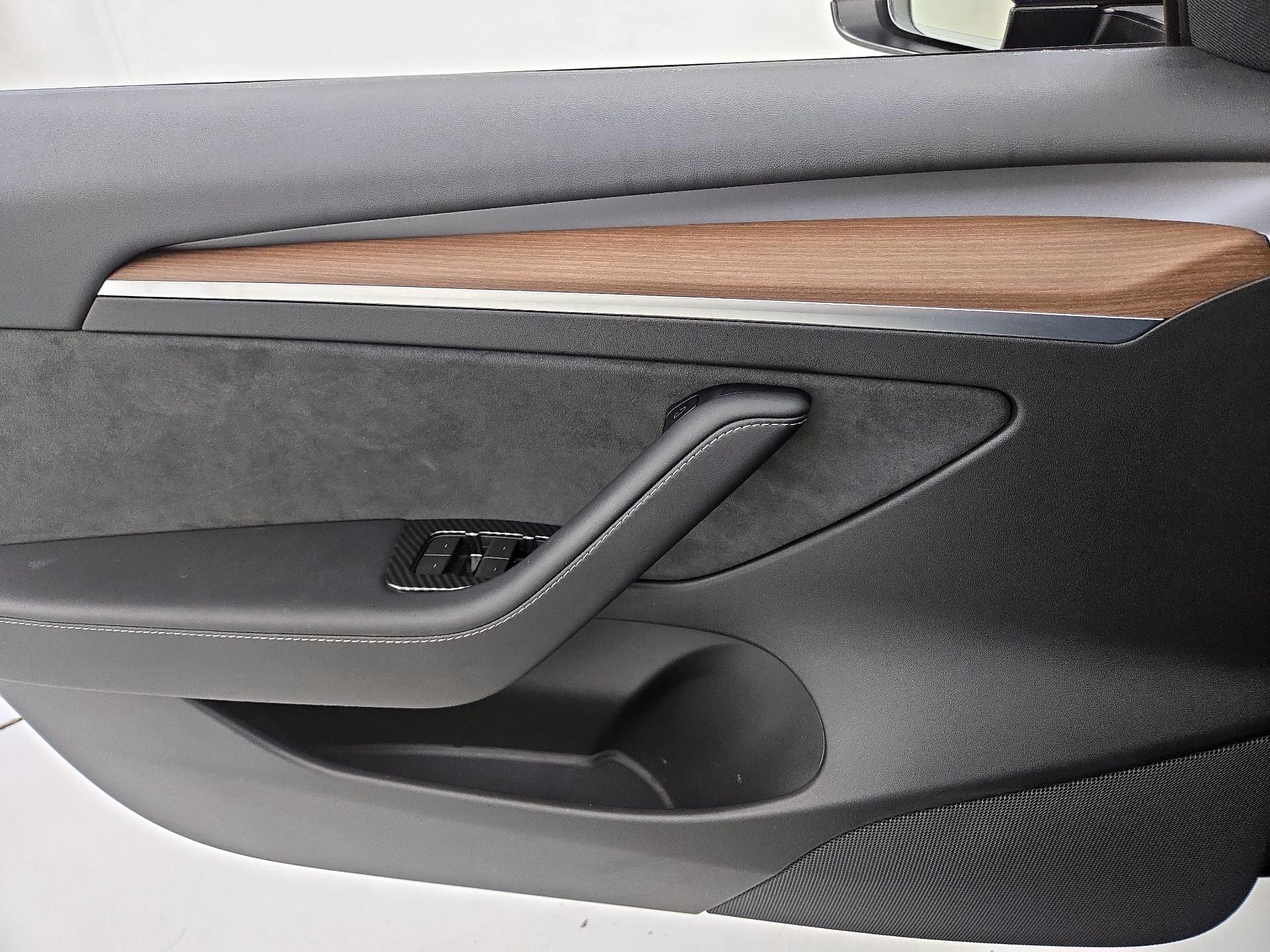 Thumbnail: 2022 Tesla Model 3 - 12