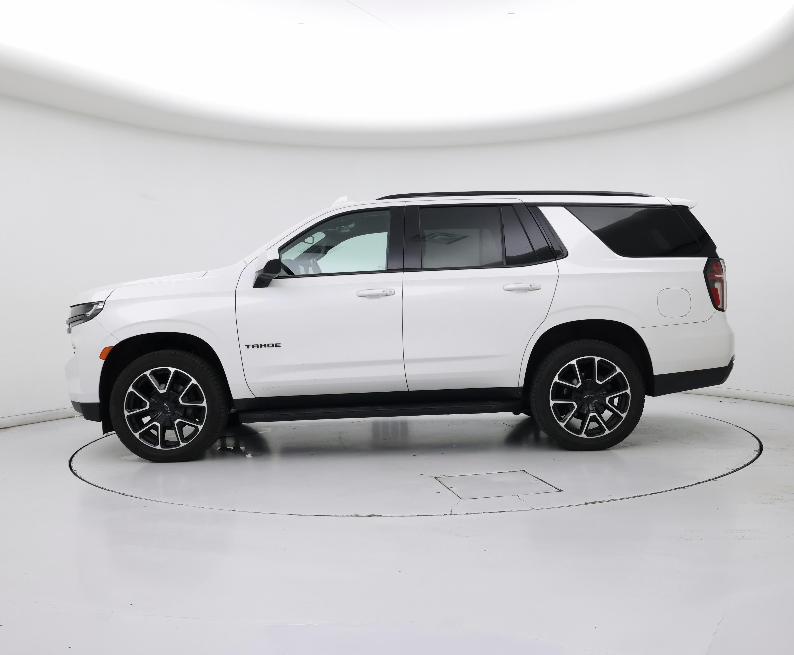 Thumbnail: 2021 Chevrolet Tahoe - 3