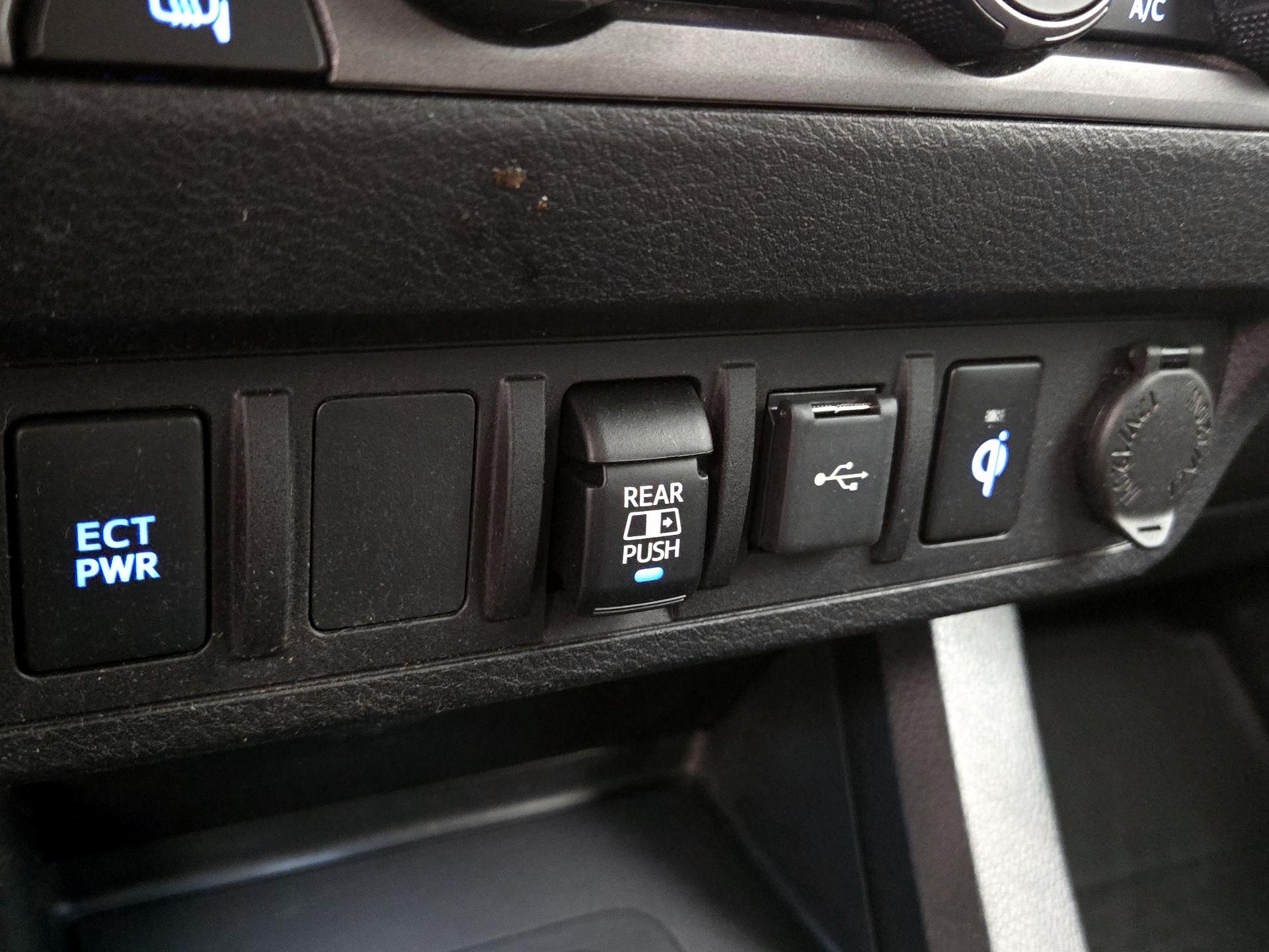 Thumbnail: 2021 Toyota Tacoma - 18