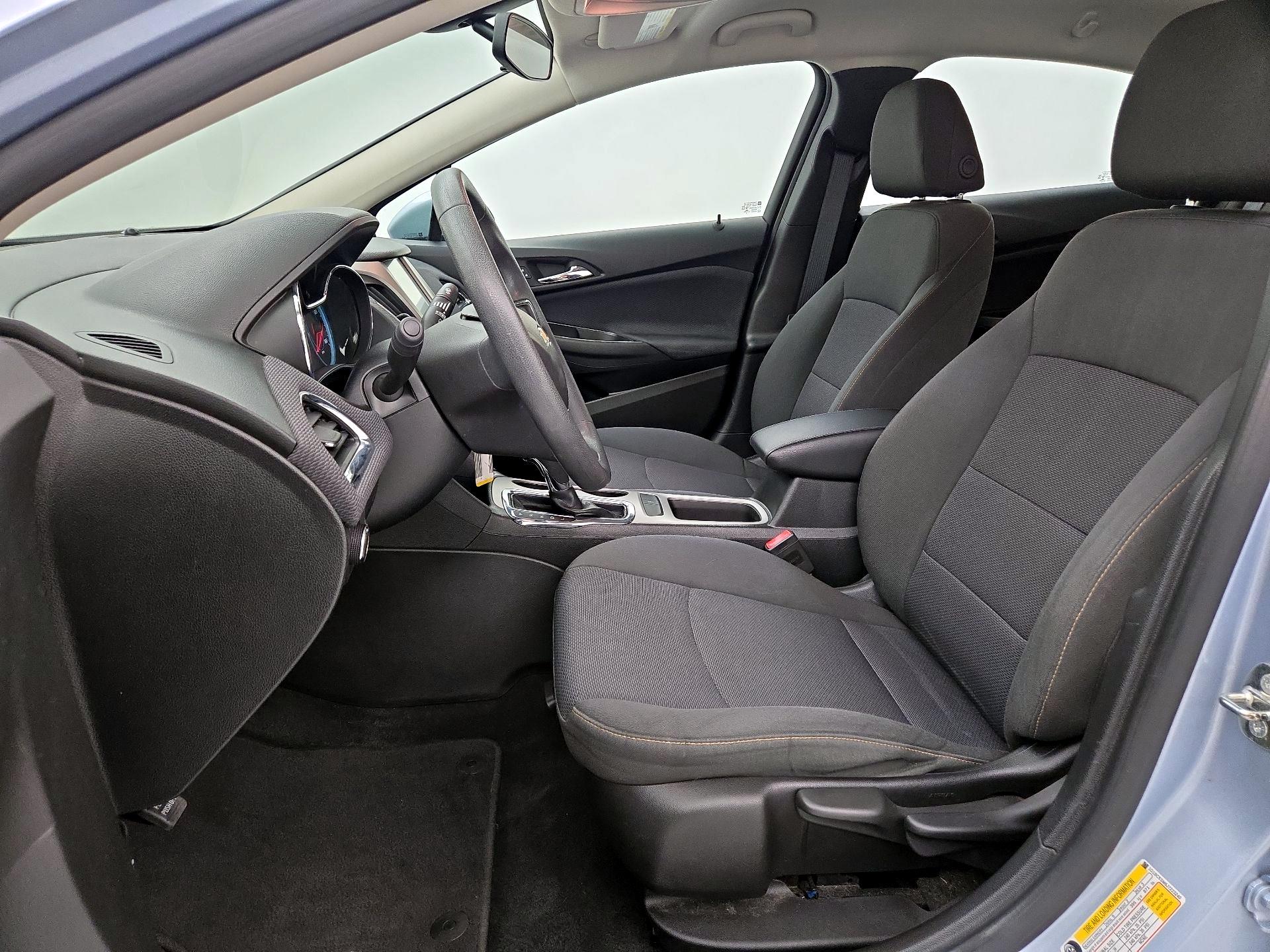 Thumbnail: 2018 Chevrolet Cruze - 11